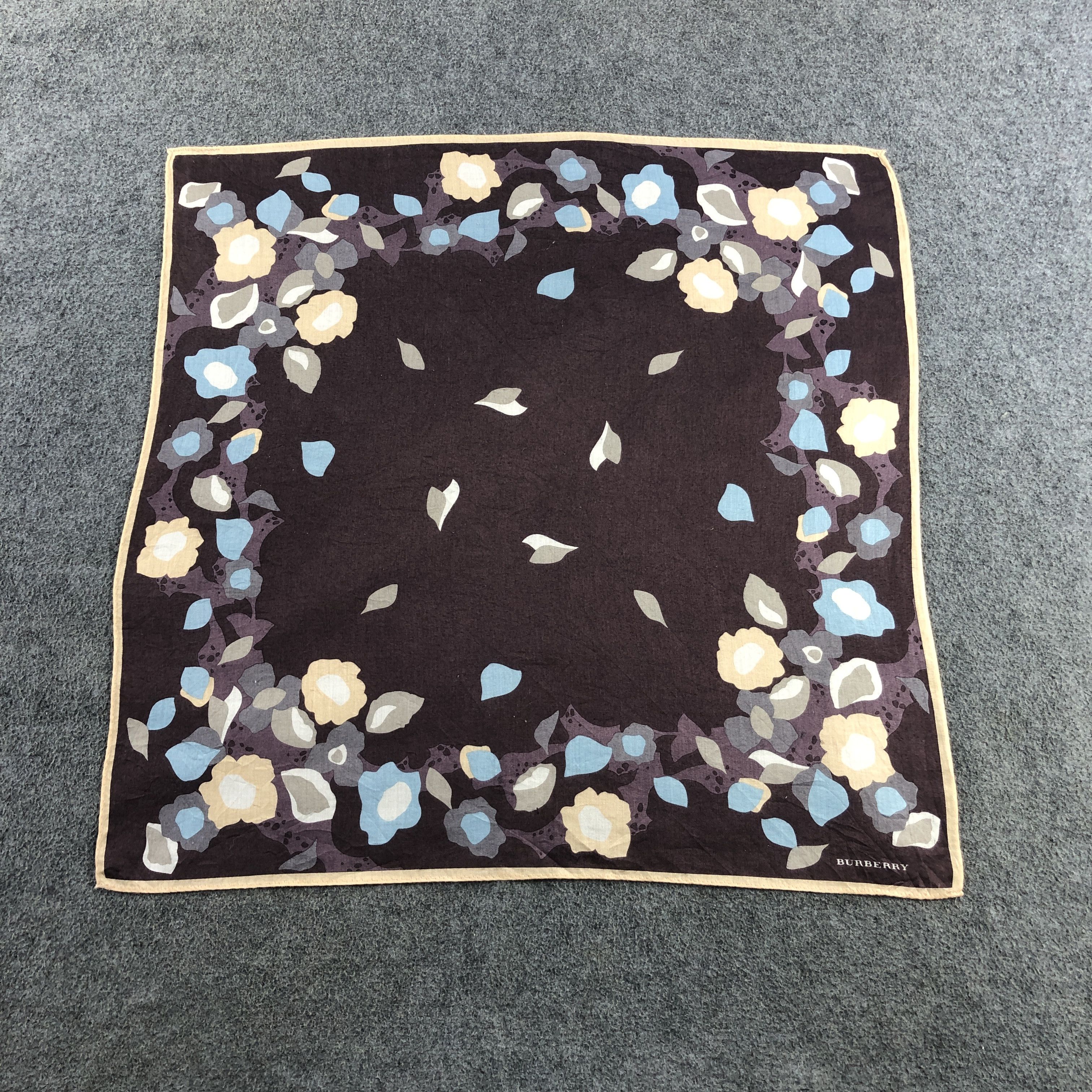 Burberry Burberry Handkerchief Neckerchief Bandana H2814 Size ONE SIZE - 1 Thumbnail