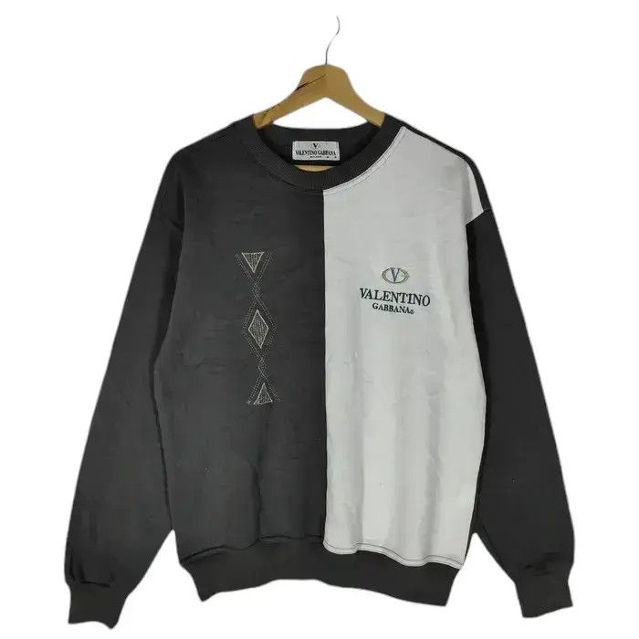 Vintage Vintage Valentino Gabbana Milano Sweatshirts Size US M / EU 48-50 / 2 - 1 Thumbnail