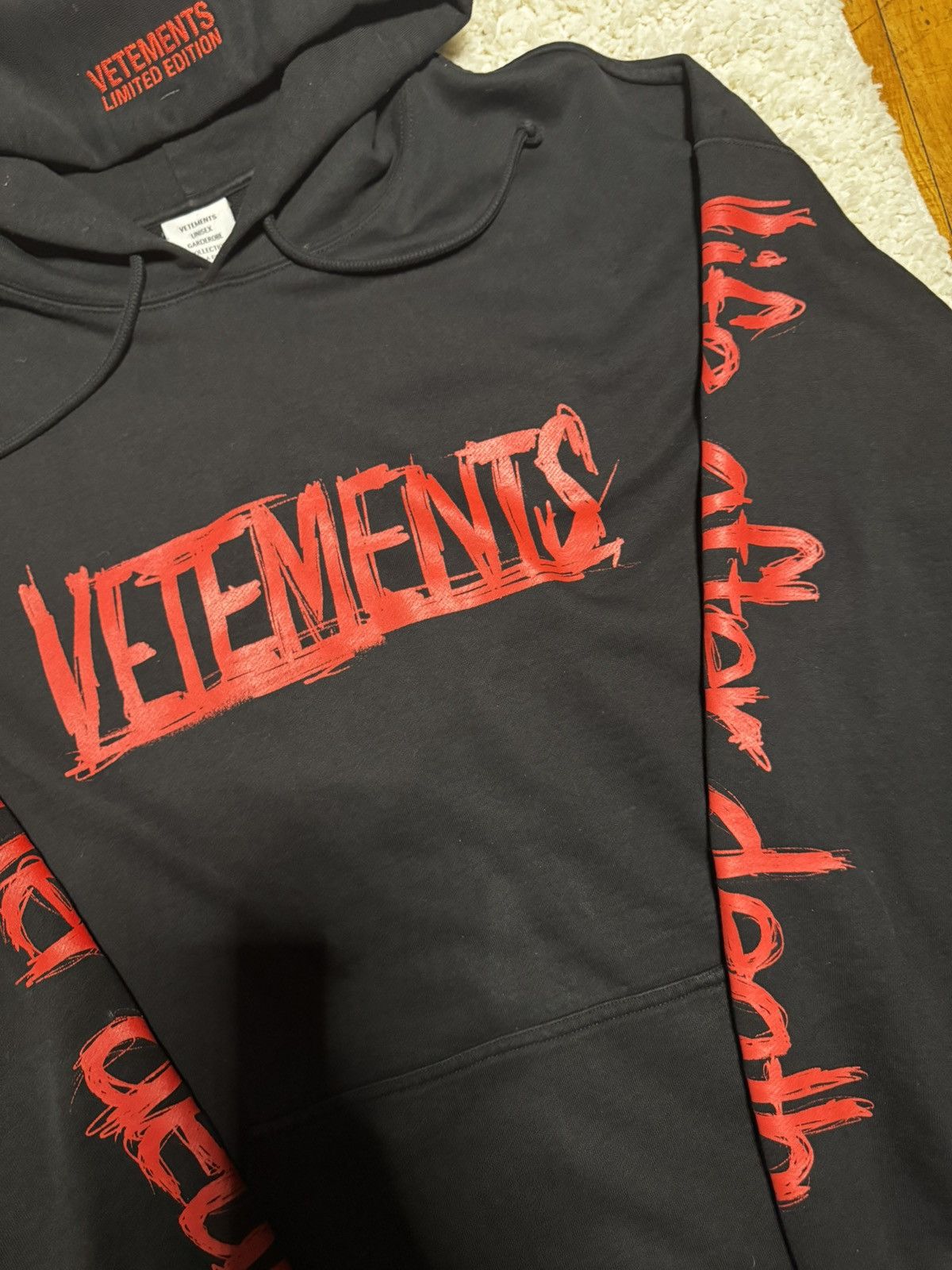 Vetements Vetements World Tour Hoodie Size US S / EU 44-46 / 1 - 4 Thumbnail