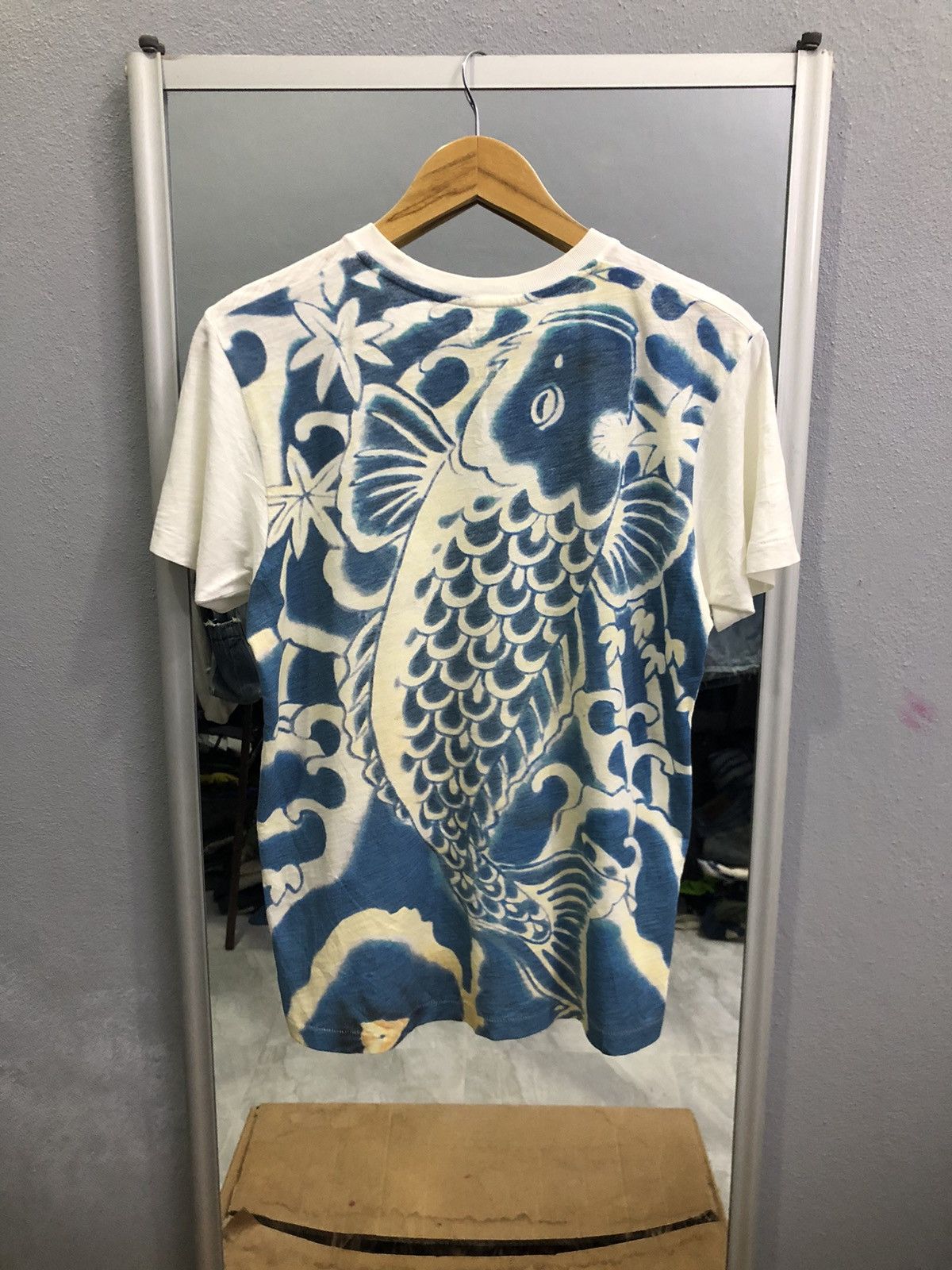 Uniqlo UNIQLO UT Koi Fish Japanese Art Tee – Indigo Ukiyo-e Vibes Size US S / EU 44-46 / 1 - 1 Thumbnail