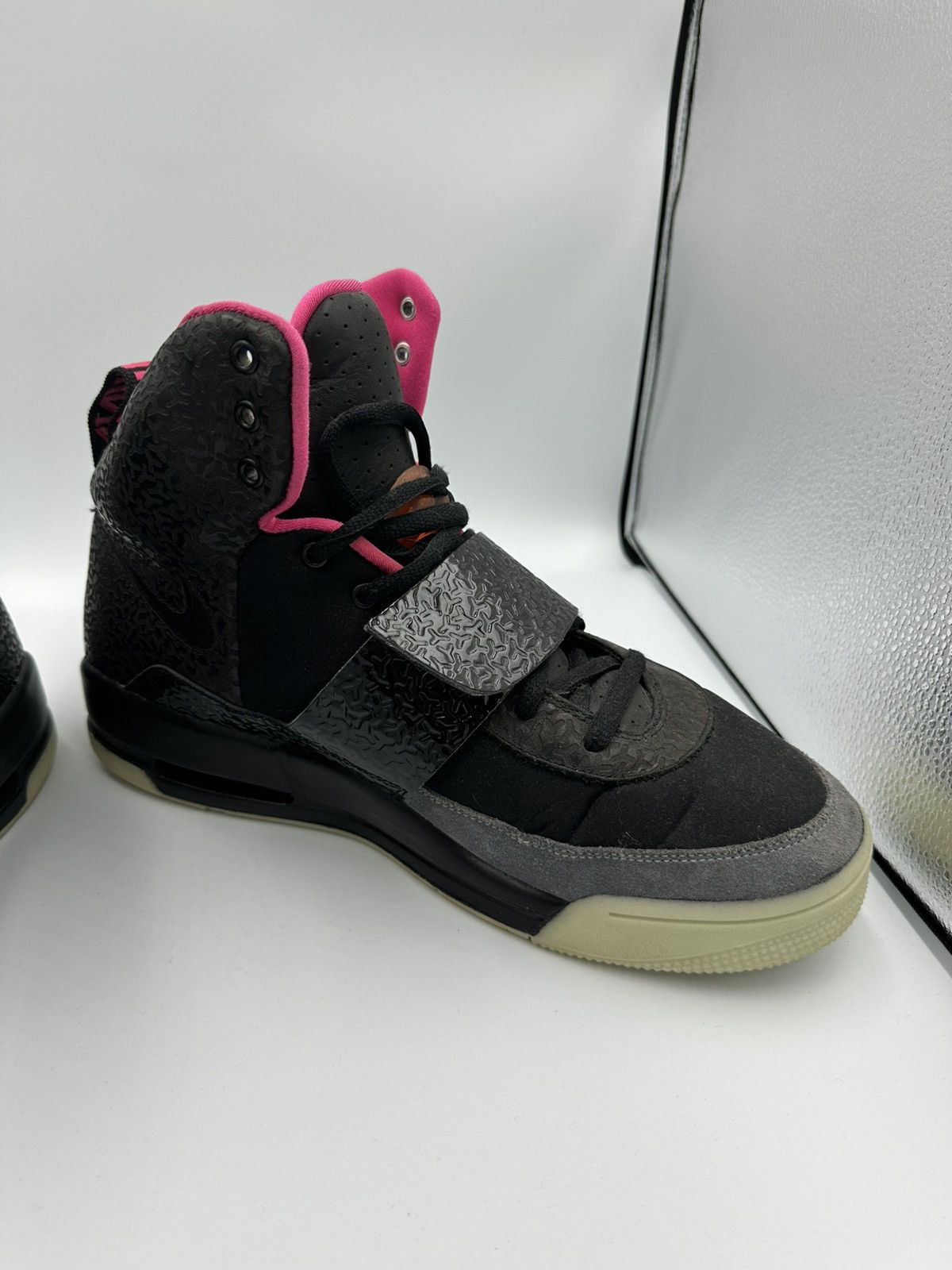 Kanye West × Nike Nike Air Yeezy 1 Blink Size US 12 / EU 45 - 6 Thumbnail