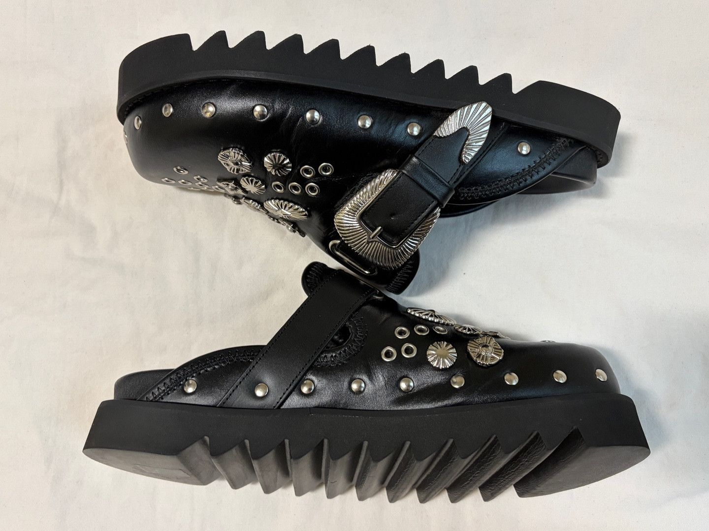 TOGA VIRILIS Toga Virilis studded leather slippers Pulla mules Shoes Size US 8 / EU 41 - 4 Thumbnail