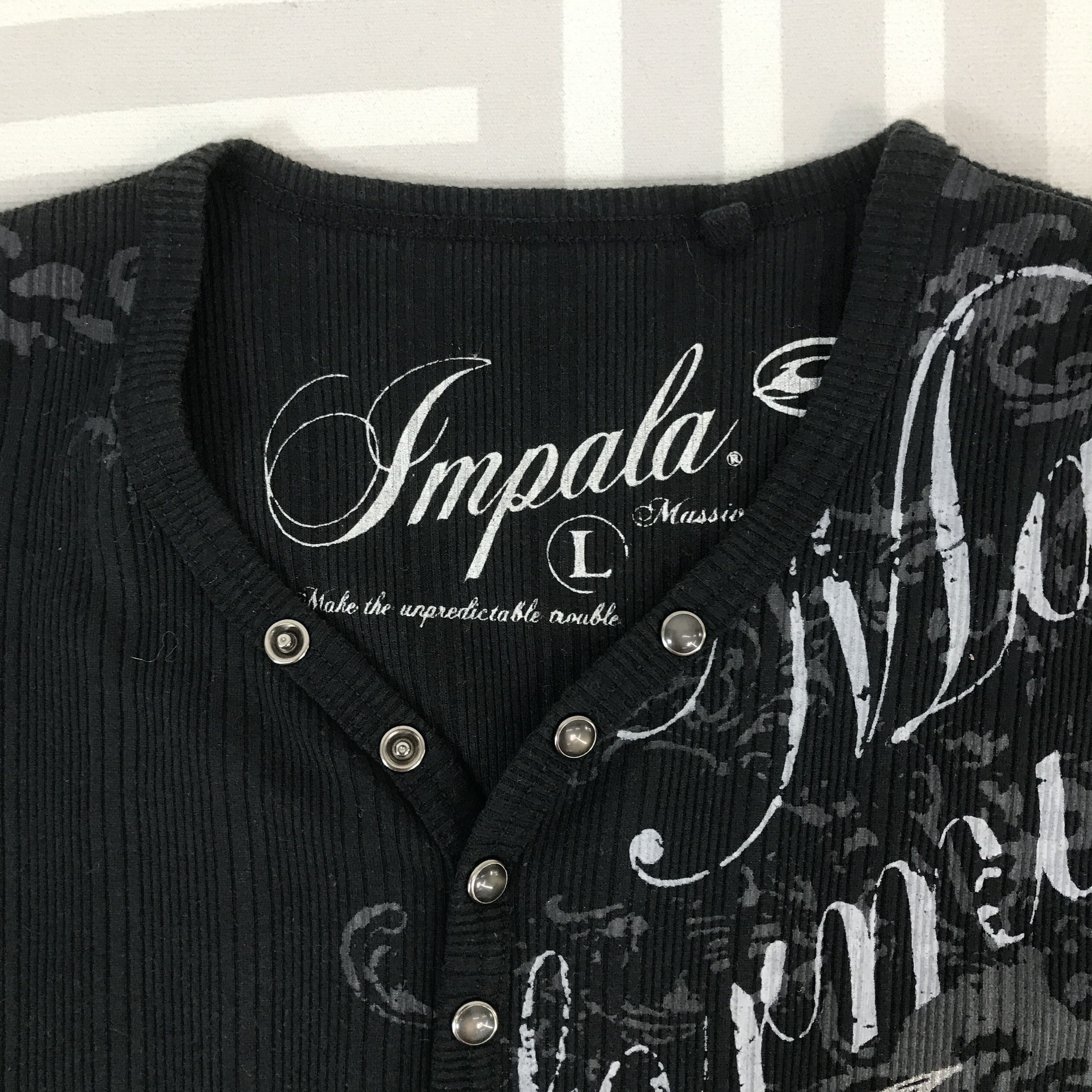 Japanese Brand Vintage Impala Snap button collar T-Shirt Size US L / EU 52-54 / 3 - 7 Thumbnail