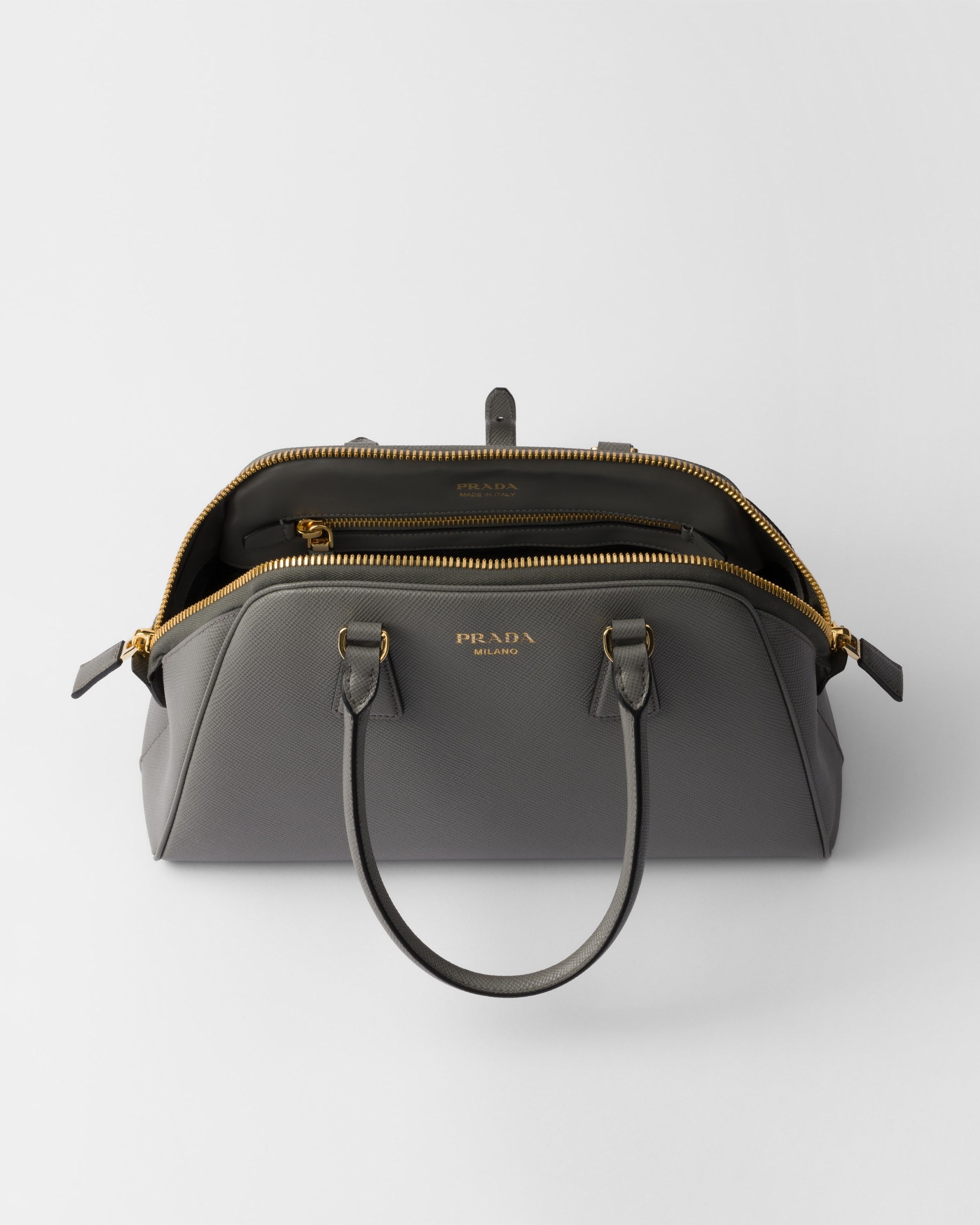 Prada o1la1rc1a0925 Size: OS / Medium Saffiano Leather Bag in Grey Size ONE SIZE - 4 Thumbnail