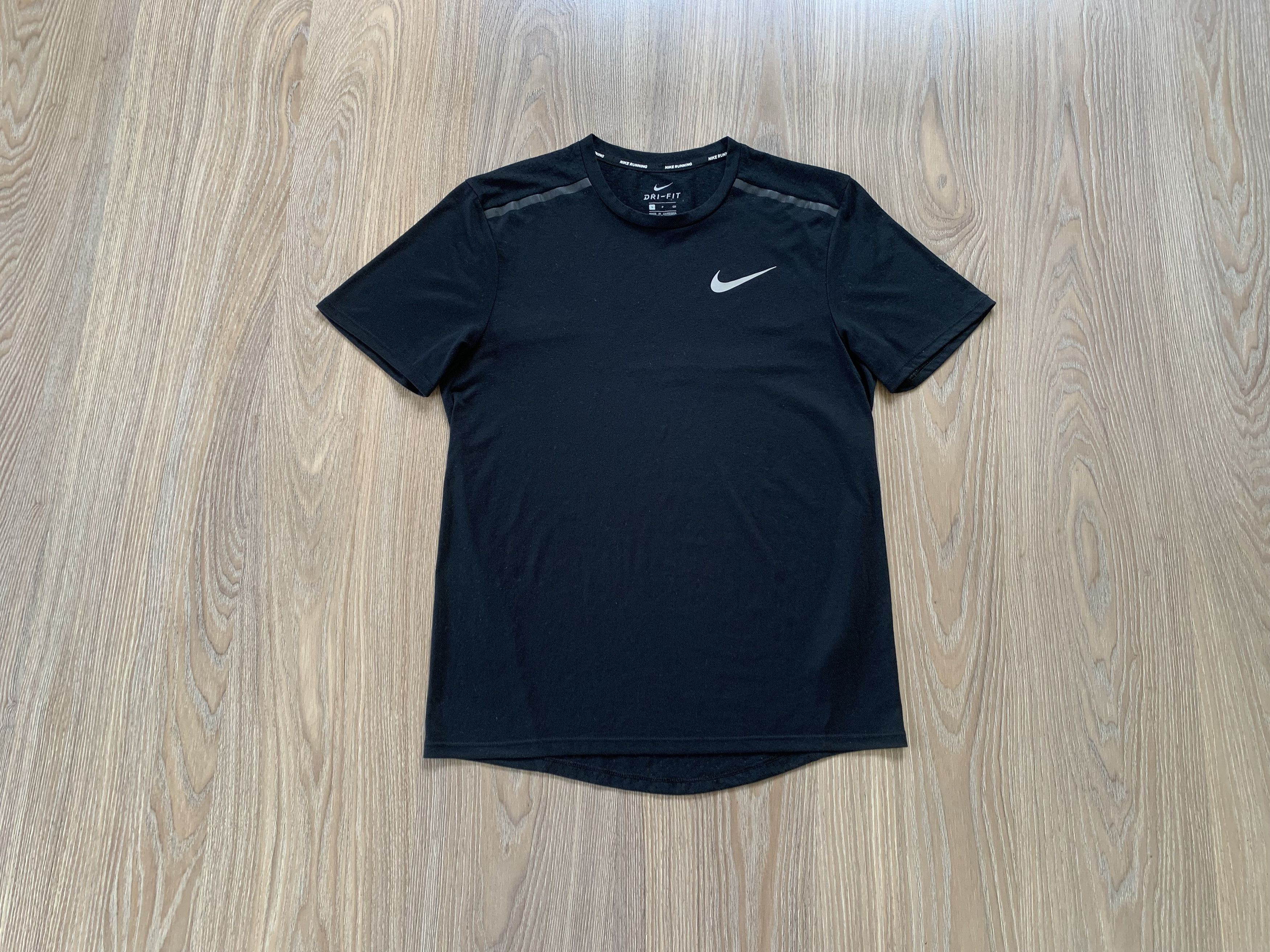 Nike Nike Running Men's Core Dri-FIT Miler Short Sleeve Tee Size US S / EU 44-46 / 1 - 1 Thumbnail