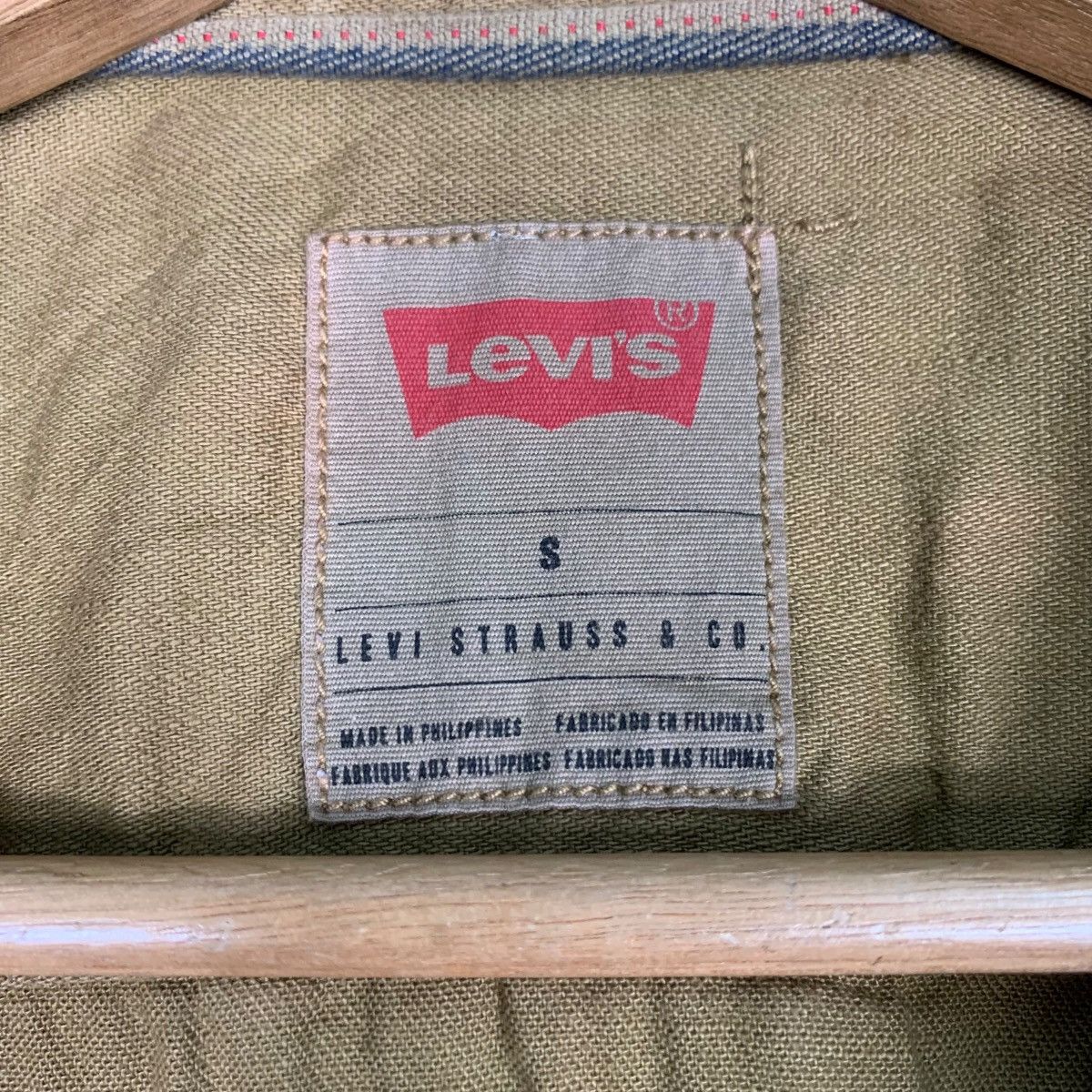 Levi's Long Sleeve Button Up Shirt #0915-C41