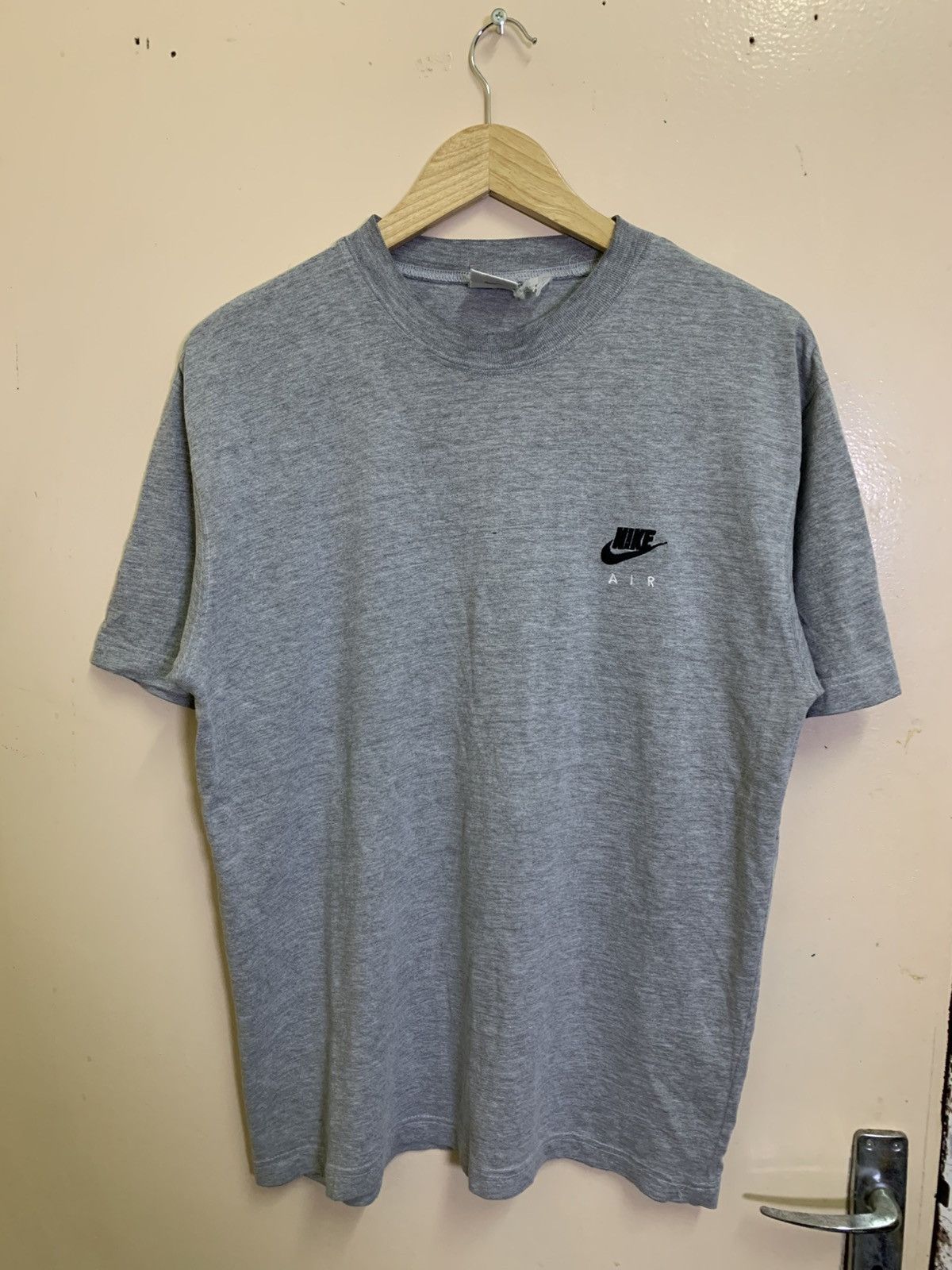 Nike Vintage Nike Air Gray Tag T-Shirt Size US L / EU 52-54 / 3 - 1 Thumbnail
