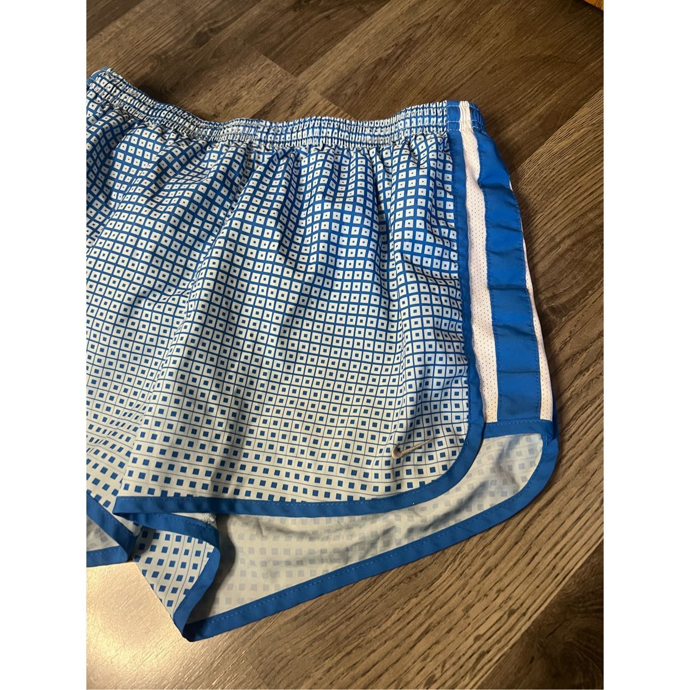Nike Nike Blue And White Patterned Dri-Fit Shorts Woman’s Size Me Size 28" / US 6 / IT 42 - 2 Thumbnail