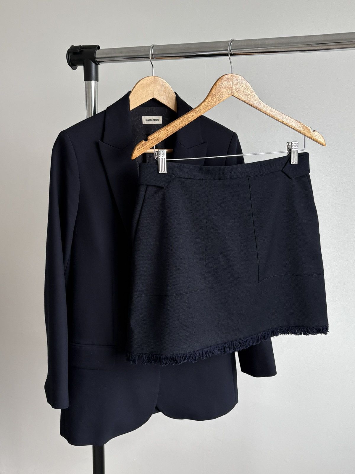 Zadig & Voltaire Zadig & Voltaire Juda Frange Mini Skirt Wool Fringed-Hem Size 27" / US 4 / IT 40 - 6 Thumbnail