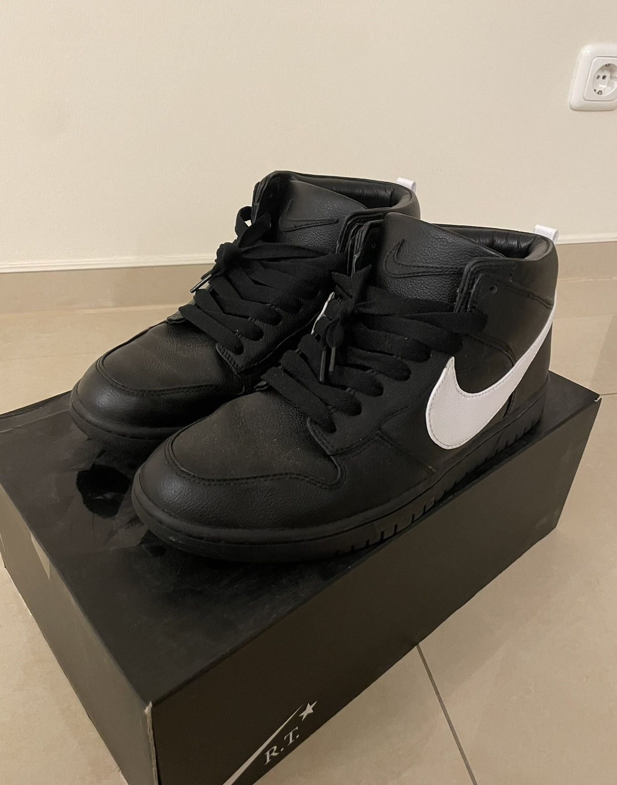 Nike Nike x Riccardo Tisci Dunk Lux Chukka Black US 11 EU 45 Size US 11 / EU 44 - 5 Thumbnail