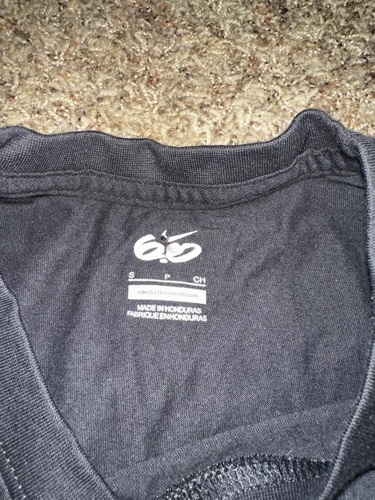 Nike Nike Men’s 6.0 Hamburger Eyes Niketown Skateboard BMX Black T-Shirt Size US S / EU 44-46 / 1 - 3 Thumbnail