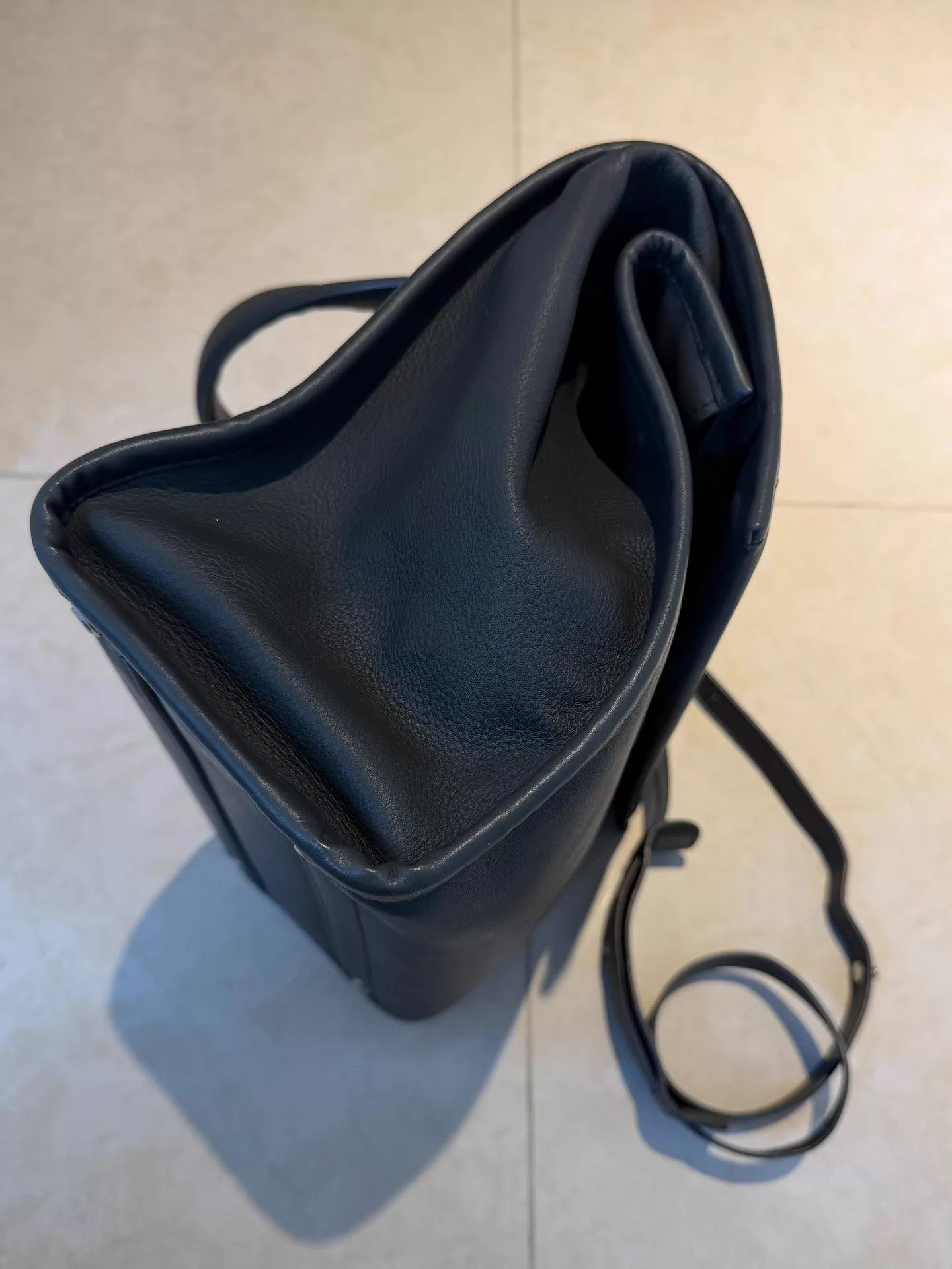 Balenciaga Balenciaga Logo Crossbody Bag Charcoal Vintage Golden Logo Size ONE SIZE - 6 Thumbnail