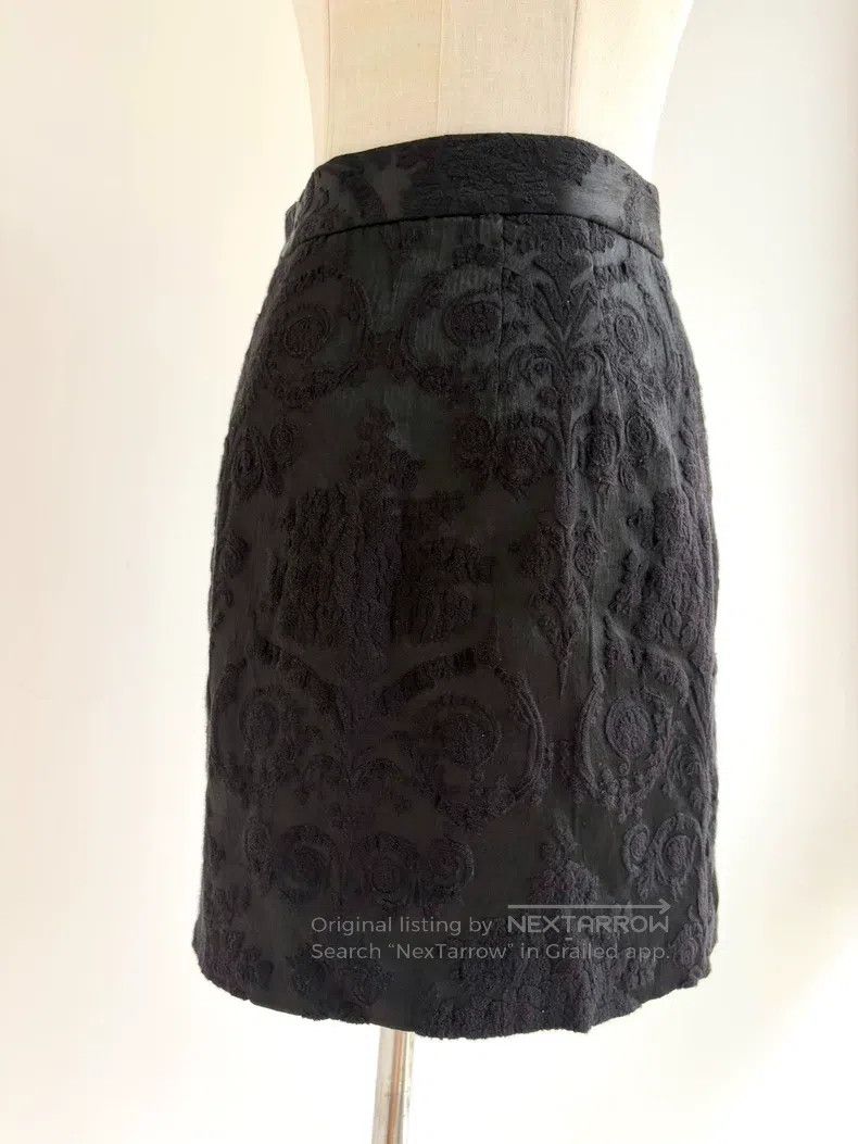Vivienne Westwood Vivienne Westwood Vintage Black Silk Relief Half Skirt Size 26" / US 2 / IT 38 - 3 Thumbnail