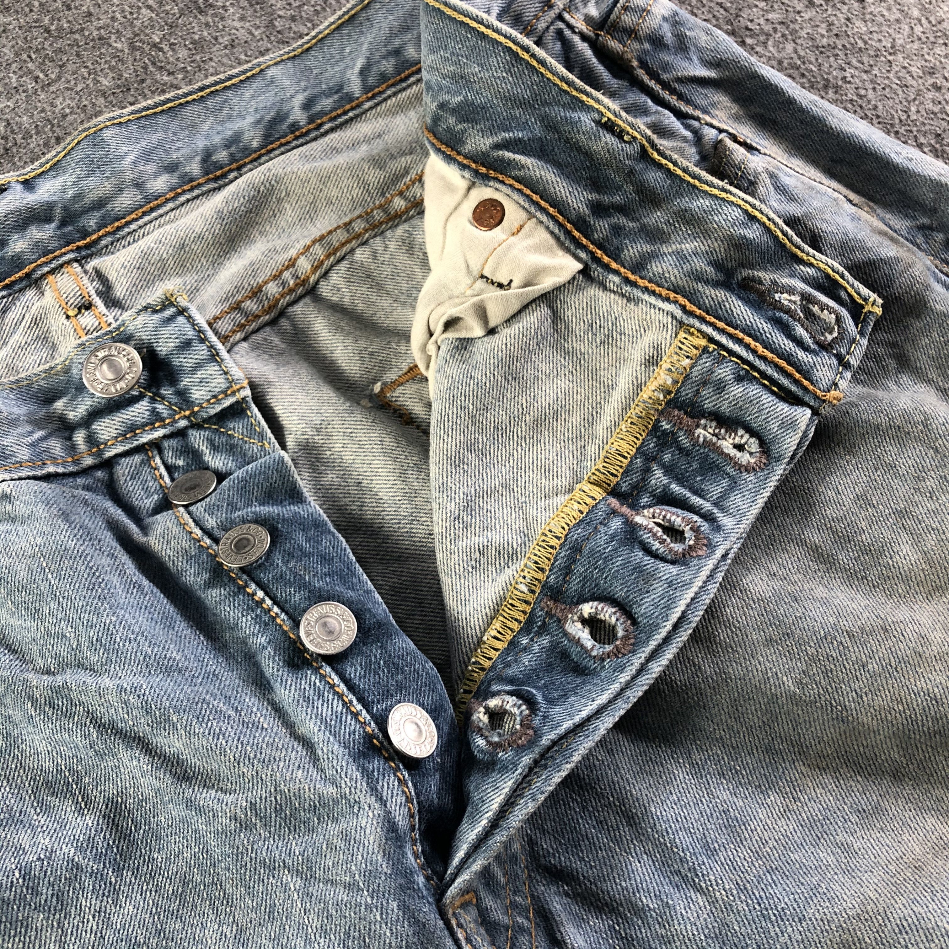 Levi's Vintage Levis 501 Jeans-J4369 Size US 35 - 7 Thumbnail