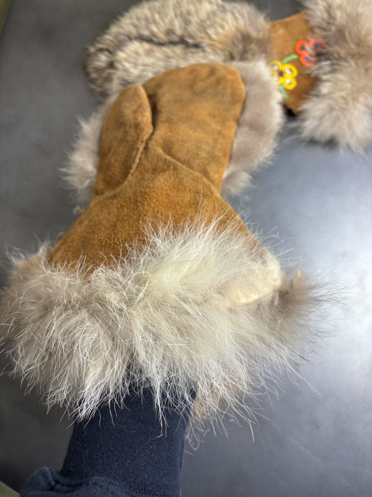 Native × Vintage Vintage Fur Mittens Beaded Gauntlets Indigenous American USA Size ONE SIZE - 16 Thumbnail