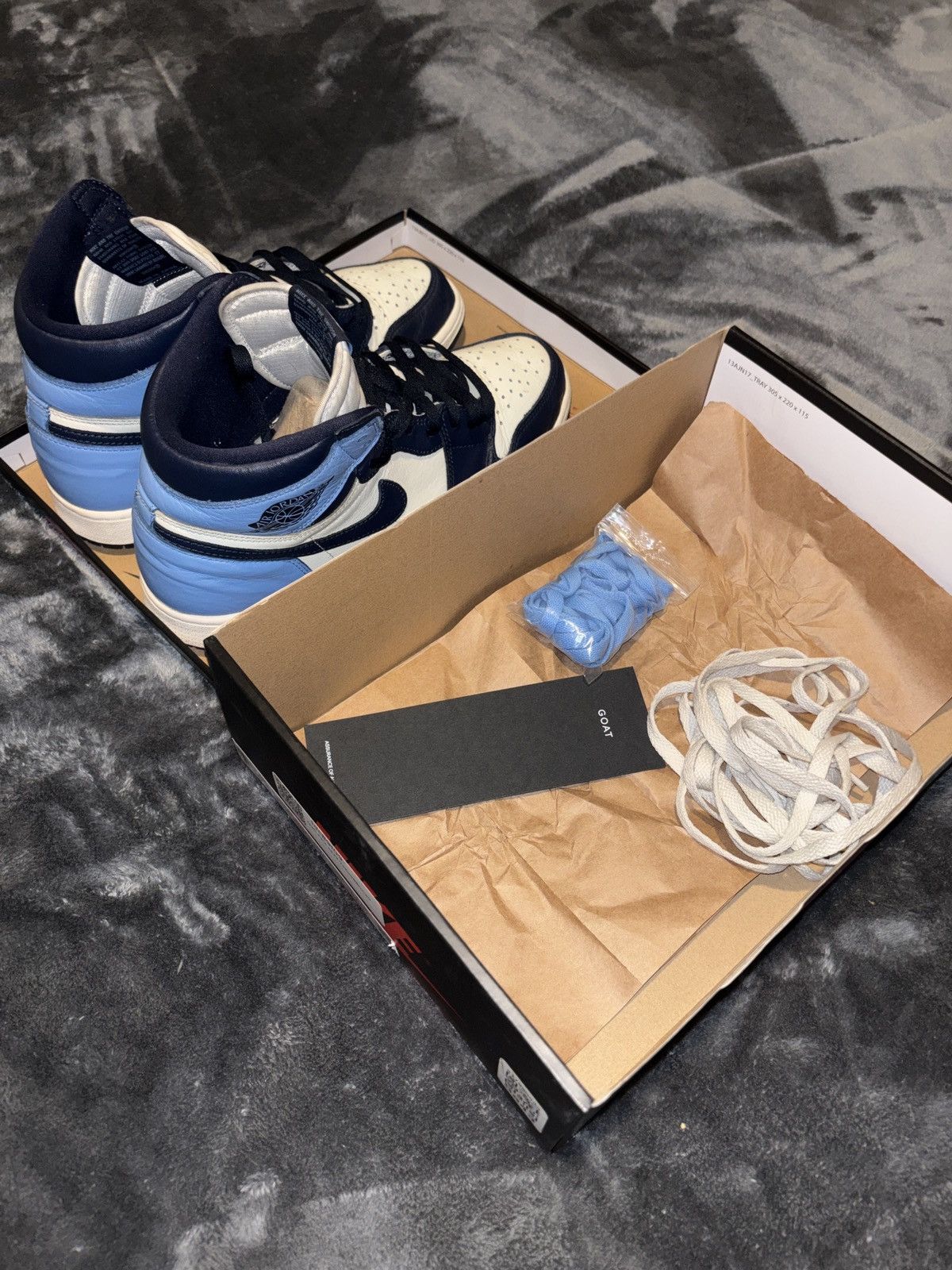 Jordan Brand Air Jordan 1 Retro High OG Obsidian Size 9.5 Size US 9.5 / EU 42-43 - 11 Thumbnail