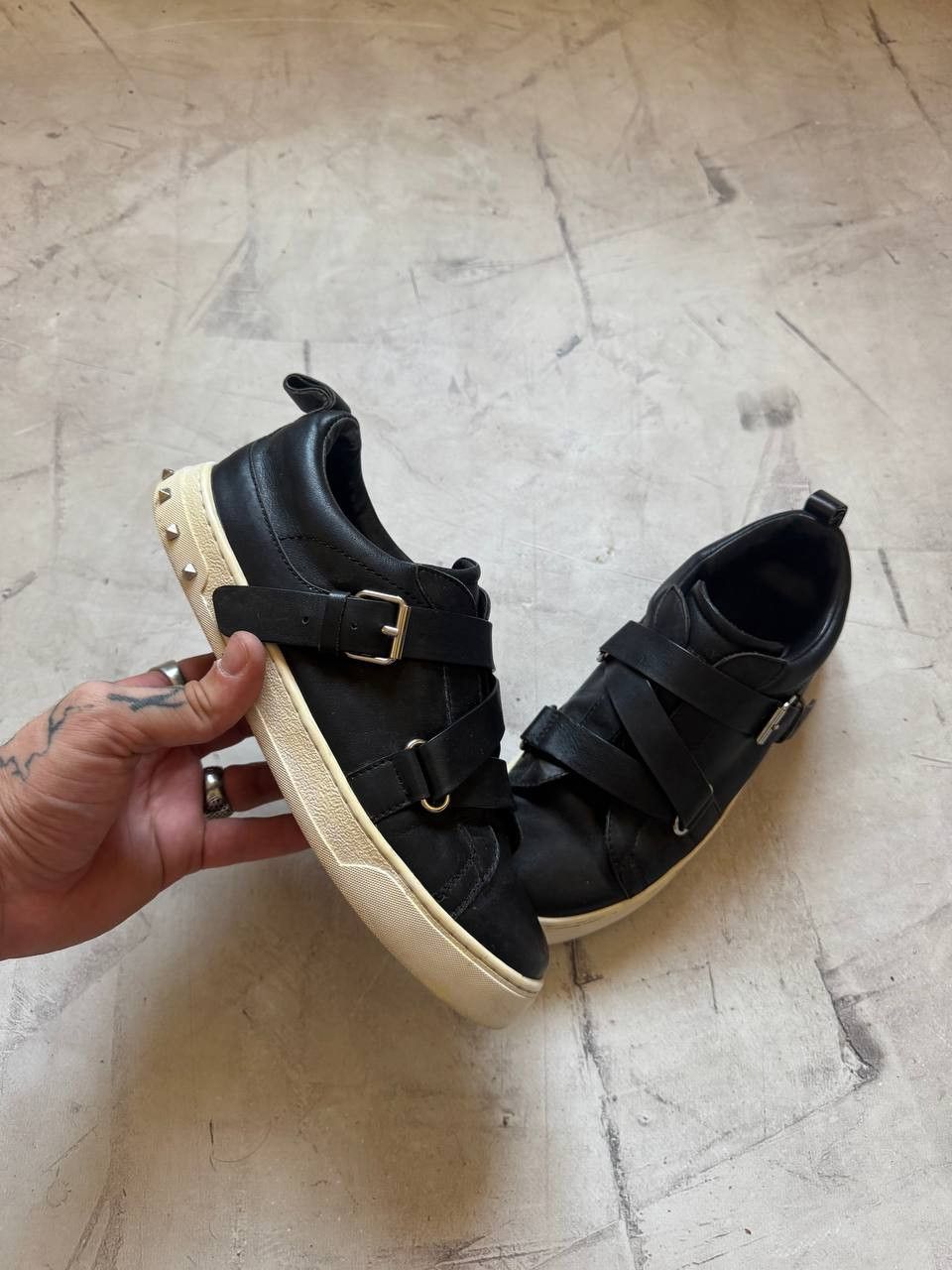 Valentino Valintino Garavani V-punk leather trainers sneakers Size US 7.5 / IT 37.5 - 1 Thumbnail