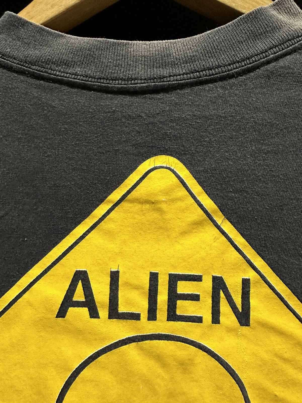 Alien Workshop Vintage 90s Alien Xing By Joe Blow Sun Faded Tee Size US M / EU 48-50 / 2 - 6 Thumbnail