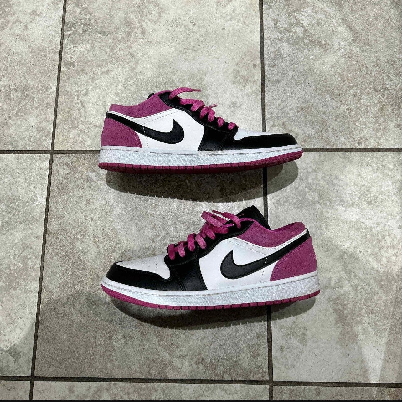 Nike AIR JORDAN 1 LOW SE “Fuchsia” Size US 9.5 / EU 42-43 - 9 Thumbnail