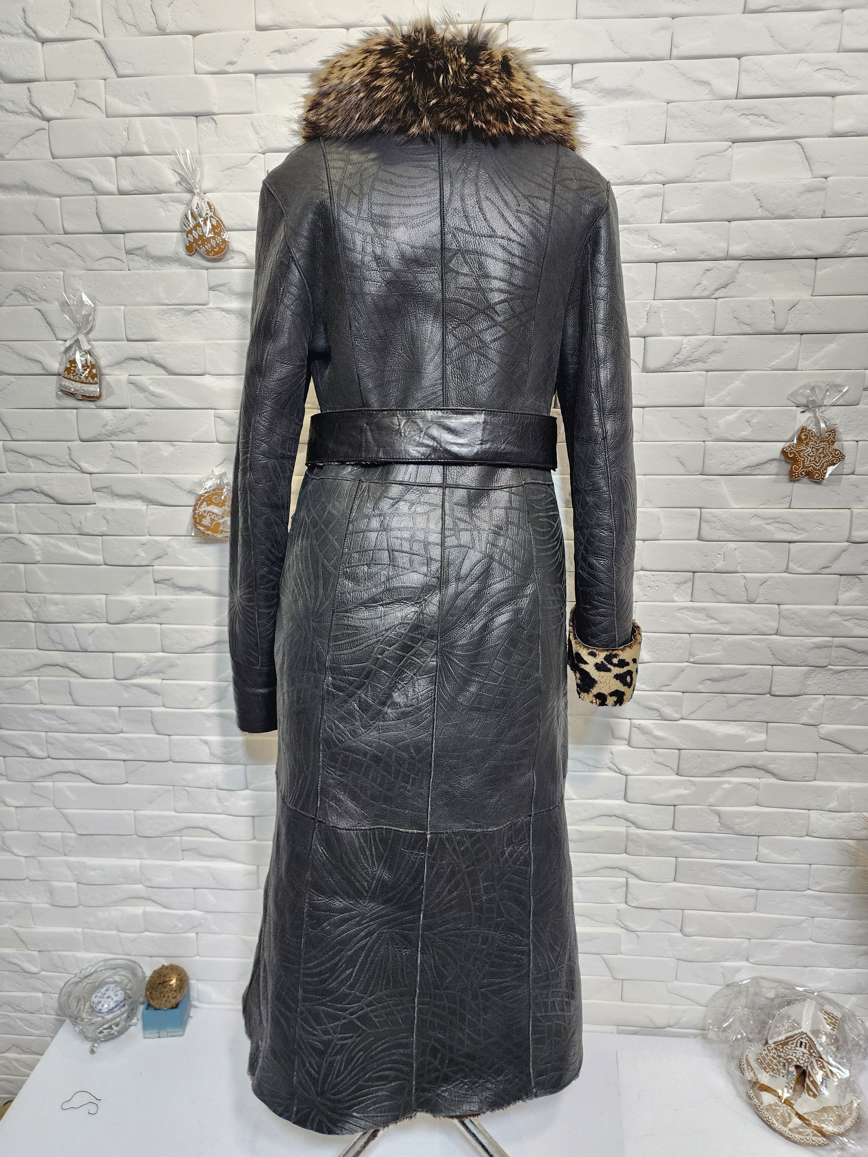 Furla Reversible Brown Sheepskin Coat: Genuine Fur, Button Closure Size M / US 6-8 / IT 42-44 - 9 Thumbnail