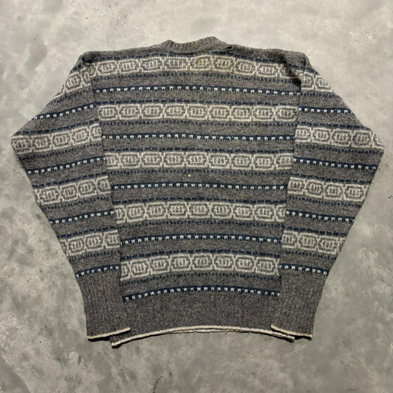 Japanese Brand × Vintage Crazy Vintage Y2K/2000s Grey Striped Pattern 100% Wool Essential Sweater! Size US L / EU 52-54 / 3 - 4 Thumbnail