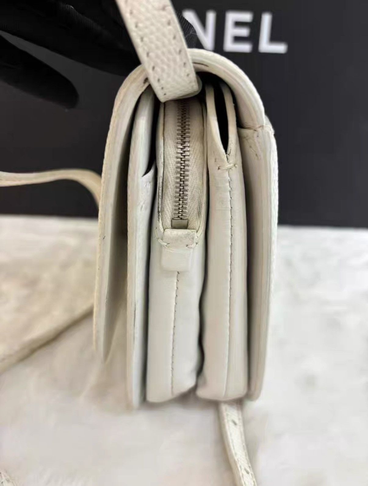 Balenciaga Balenciaga white B-logo lizard-textured box bag J38 Size ONE SIZE - 3 Thumbnail