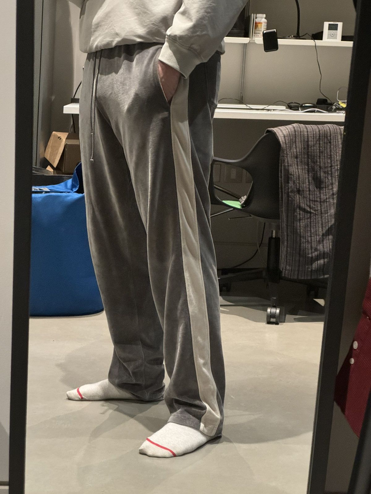 Haider Ackermann Stunning grey Haider Ackermann velour sweatpants tracksuit Size US 32 / EU 48 - 2 Thumbnail