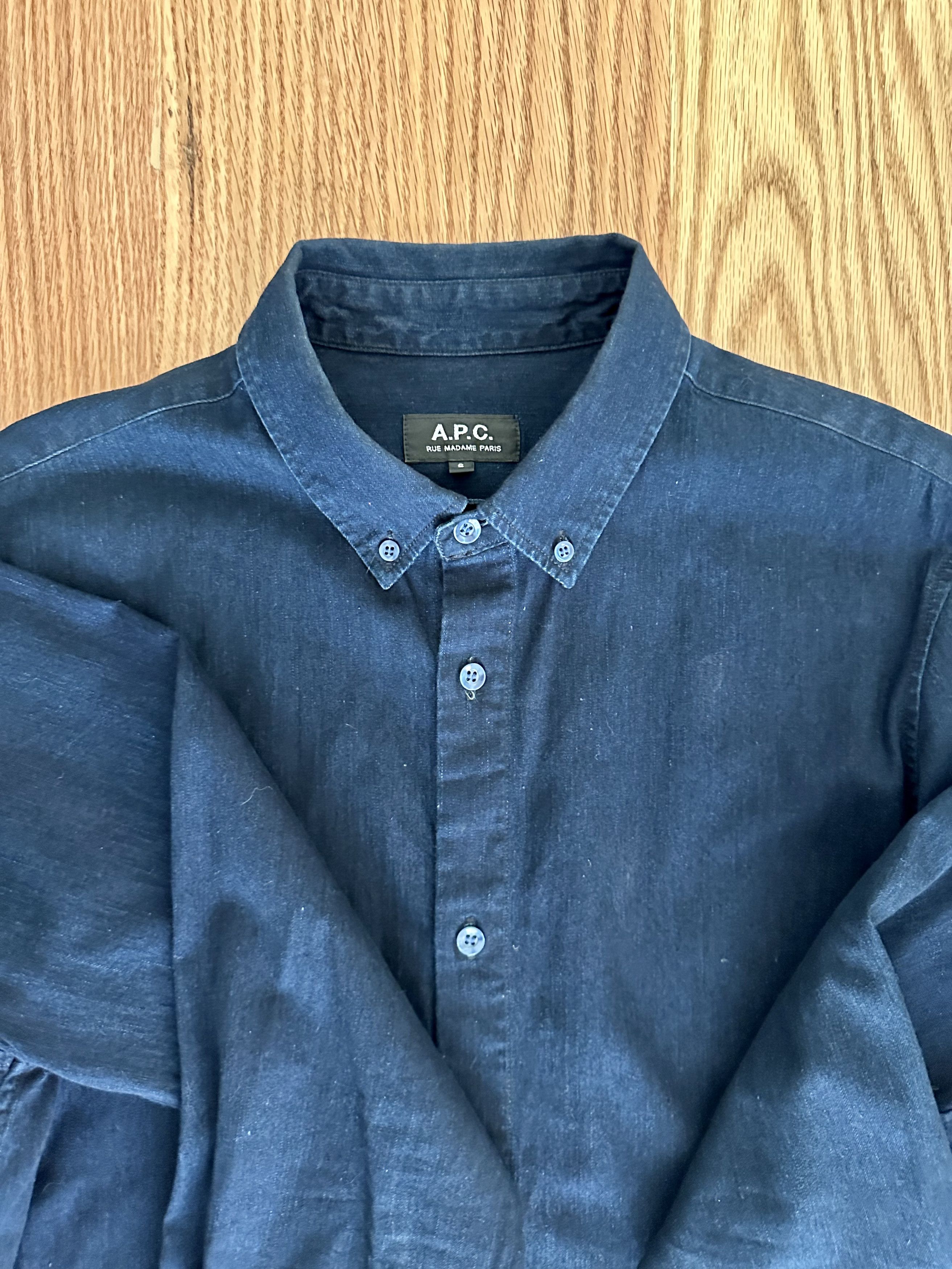 A.P.C. A.P.C. Navy Button-Down Shirt Size US S / EU 44-46 / 1 - 5 Thumbnail