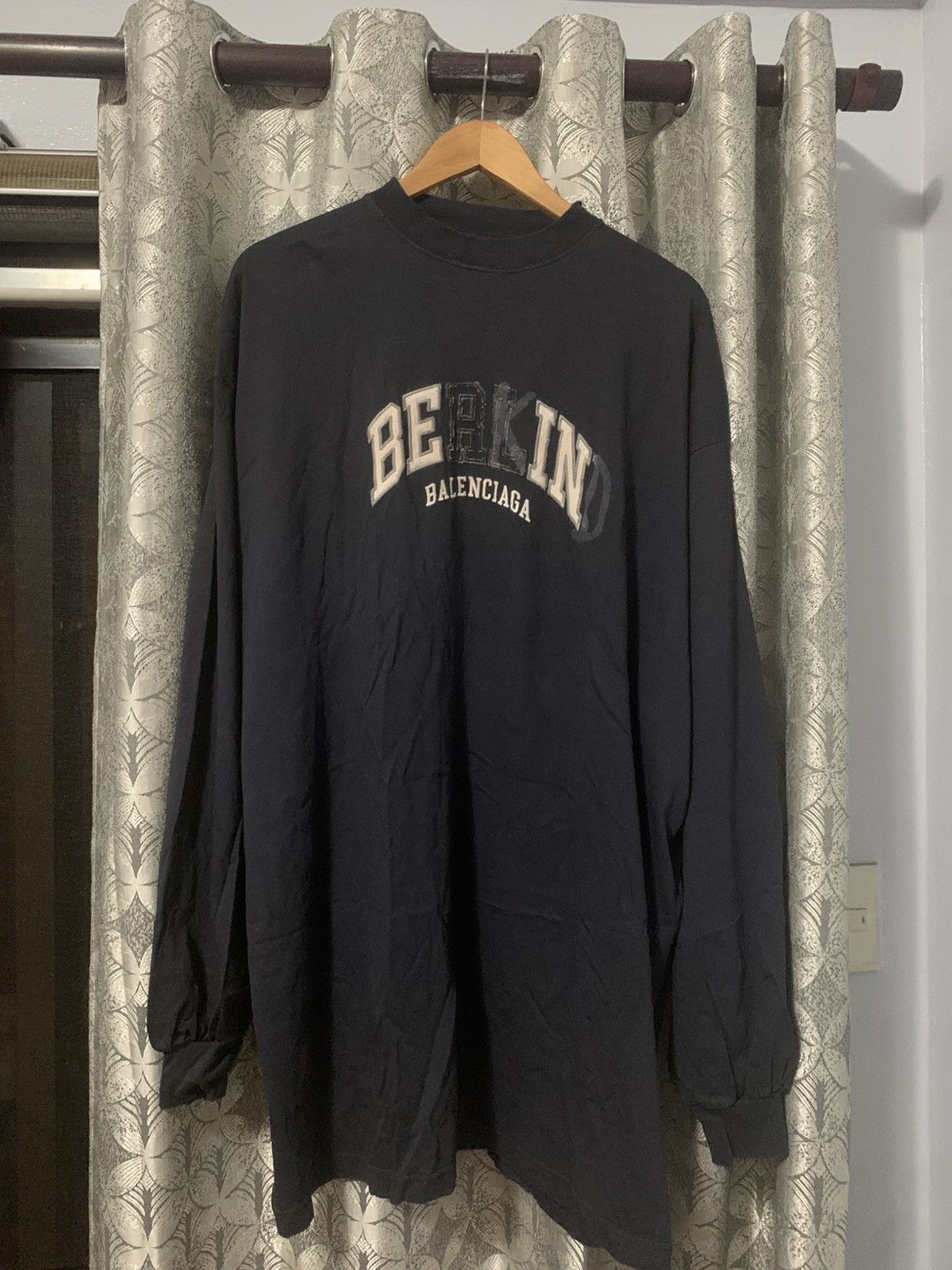 Balenciaga Balenciaga be kind berlin ls tshirt Size US L / EU 52-54 / 3 - 1 Thumbnail