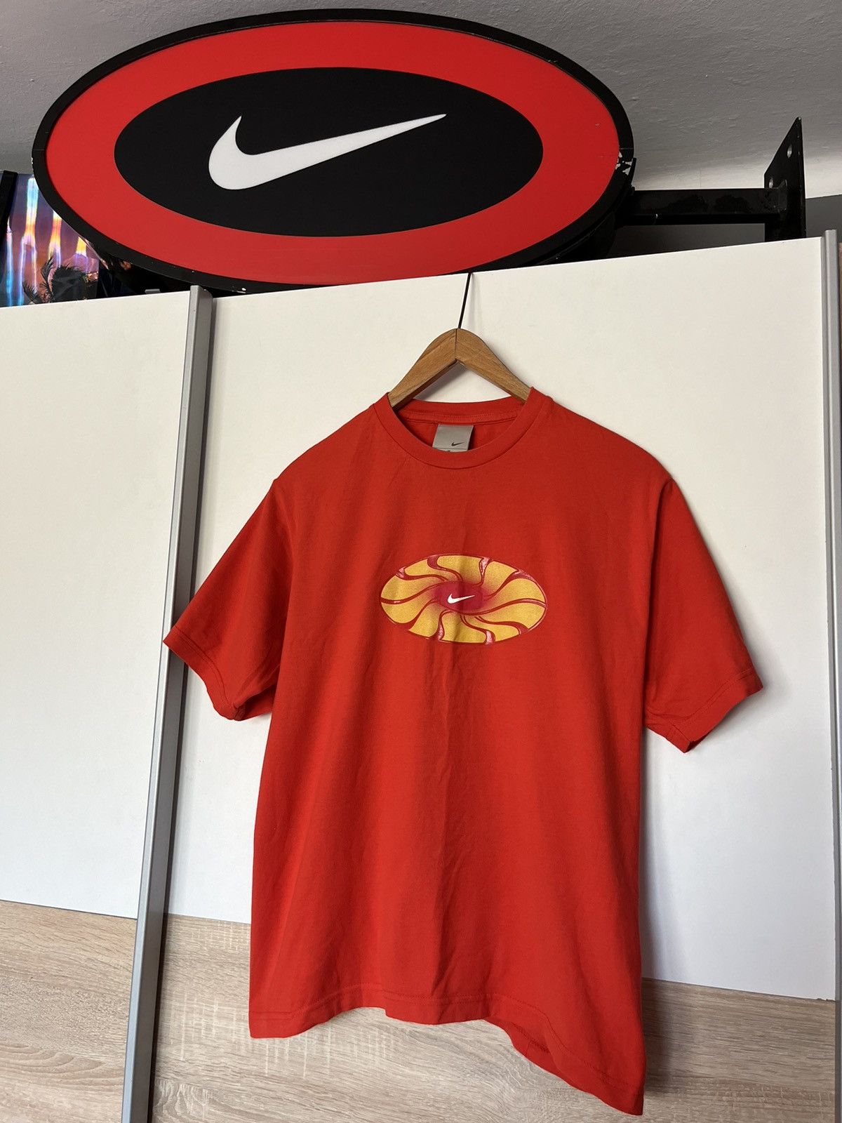 Nike Vintage Nike TN Center Swirl Logo Tee Tuned Air Max Plus TL Size US M / EU 48-50 / 2 - 1 Thumbnail