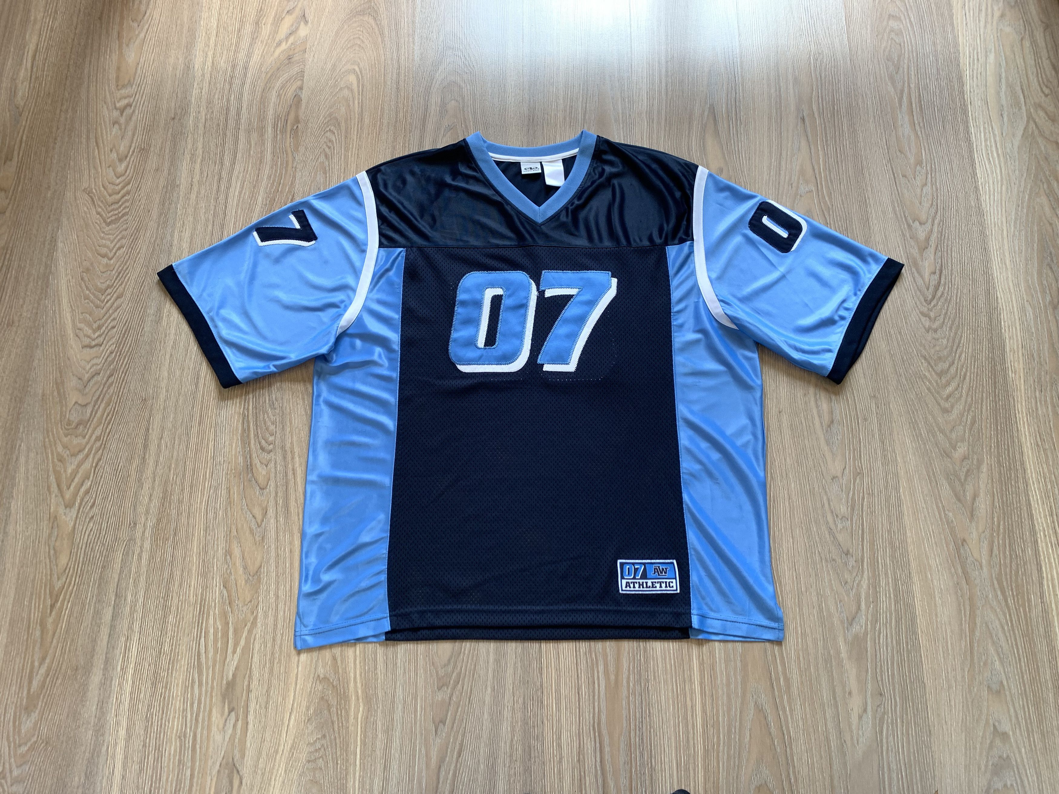 Other Vintage Athletic Works Patch Jersey #07 Size US XL / EU 56 / 4 - 1 Thumbnail
