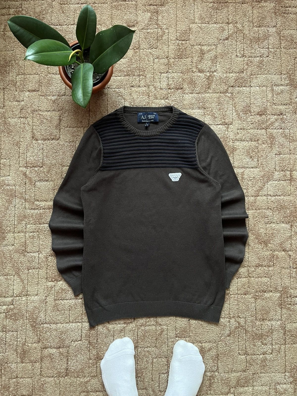 Armani Vintage Armani Jeans Authentic Made In Italy Brown Sweater Size US S / EU 44-46 / 1 - 1 Thumbnail