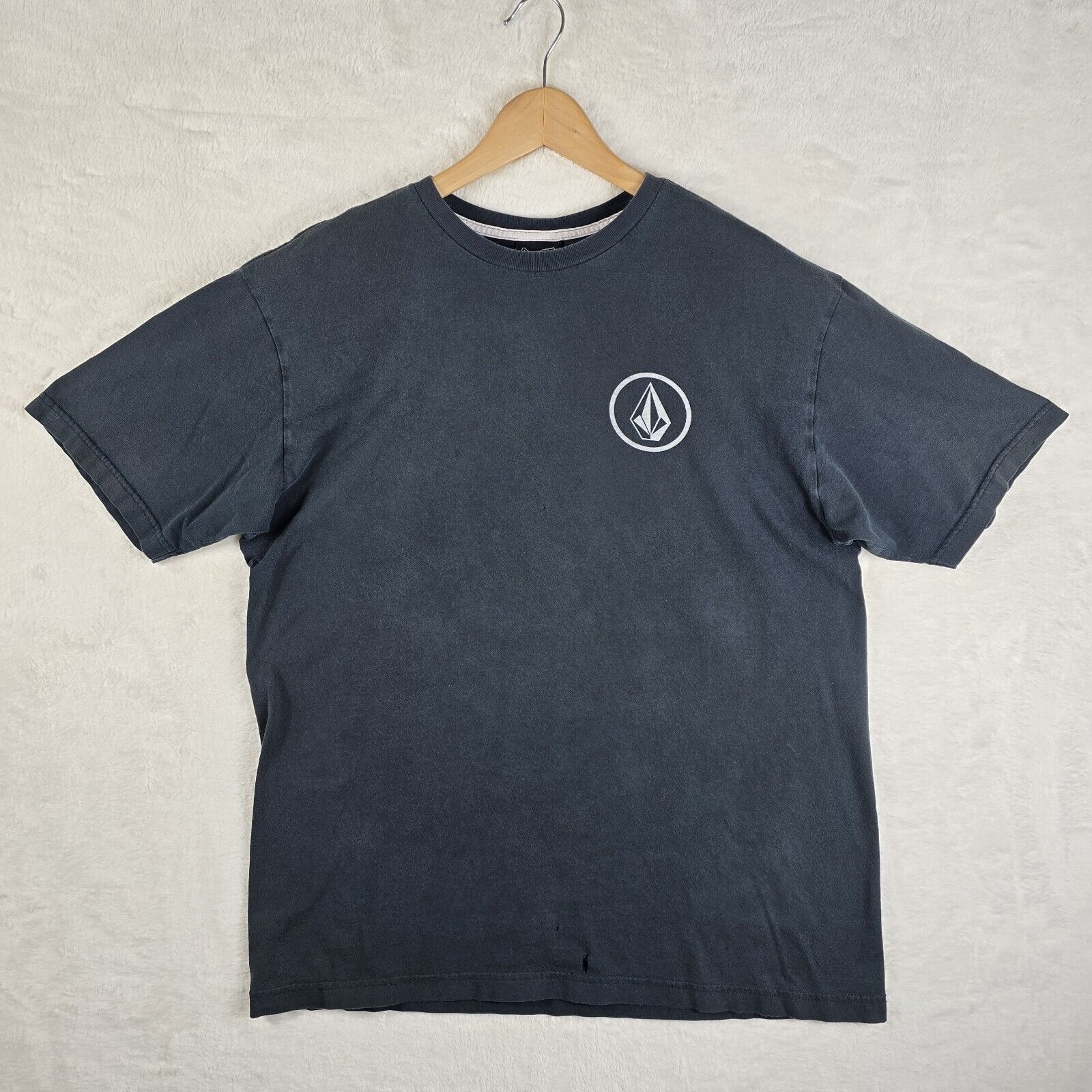 Volcom Vintage Volcom Mens T-Shirt Size XL Black Y2K Surf Skater Size US XL / EU 56 / 4 - 2 Thumbnail
