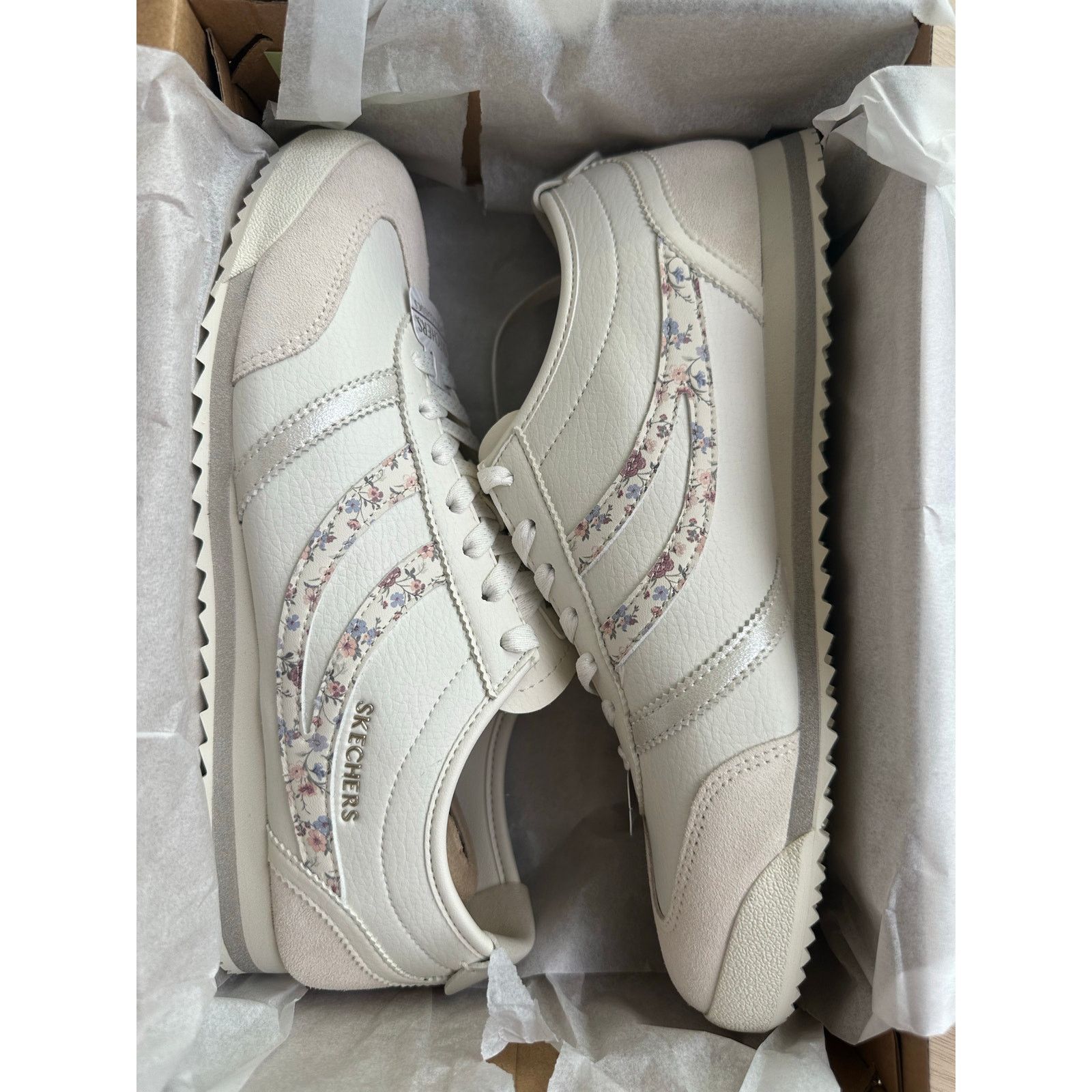SKECHERS Skechers Topnotch Floral White Sneaker - Size 8.5W - New Size US 8.5 / IT 38.5 - 7 Thumbnail