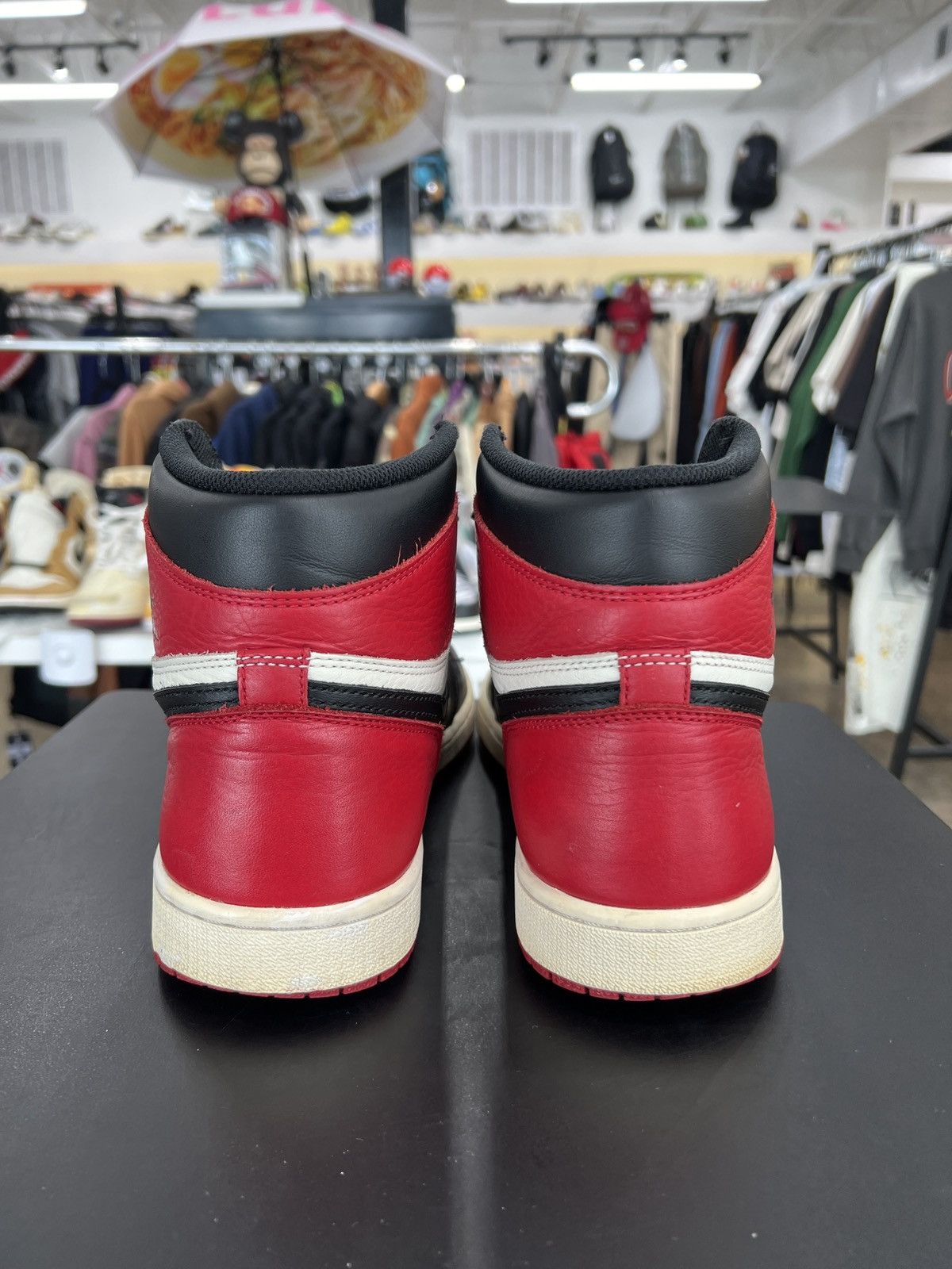 Jordan Brand Air Jordan 1 Bred Toe Sz. 11.5 (2018) Size US 11.5 / EU 44-45 - 5 Thumbnail