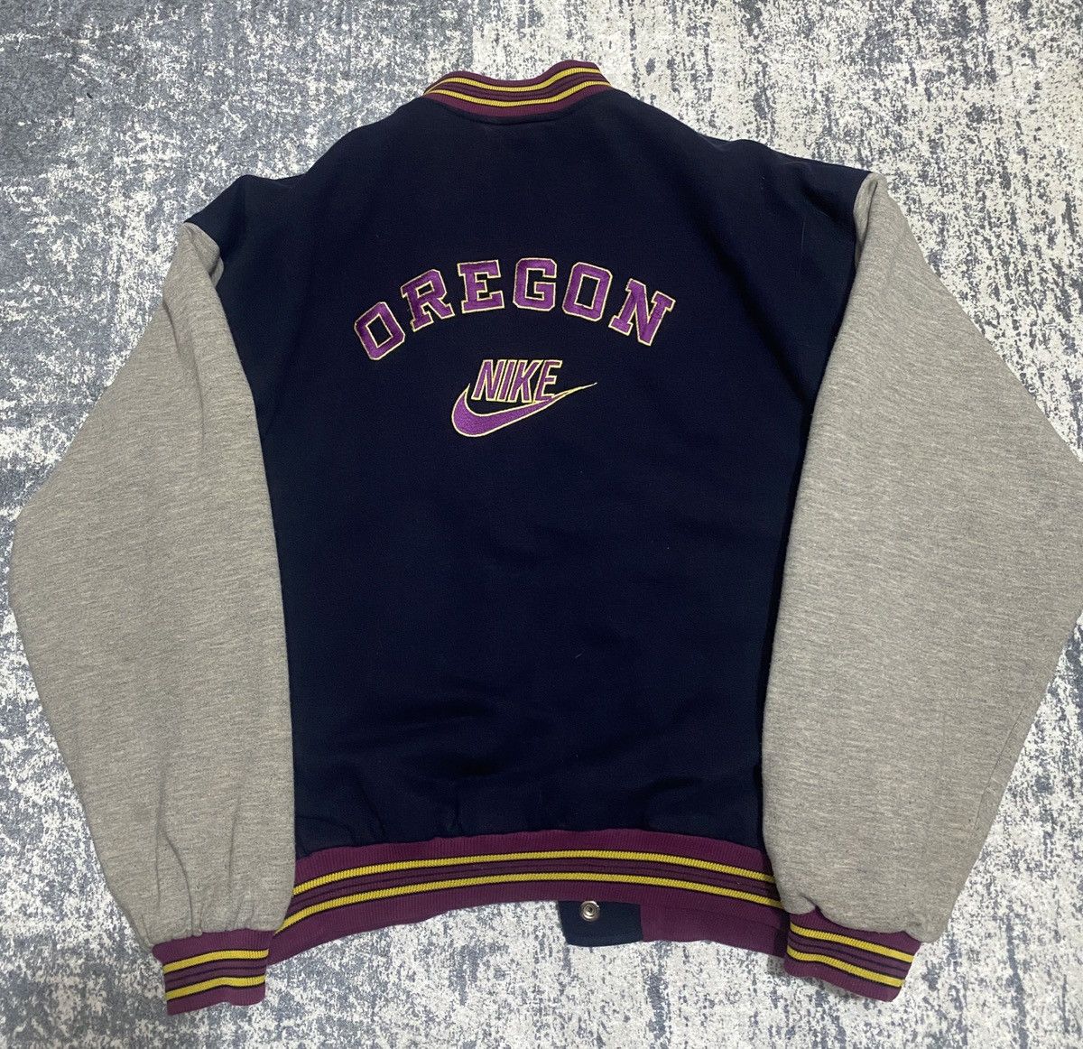 Nike Vintage ultra rare baseball jacket nike oregon big logo Size US L / EU 52-54 / 3 - 1 Thumbnail