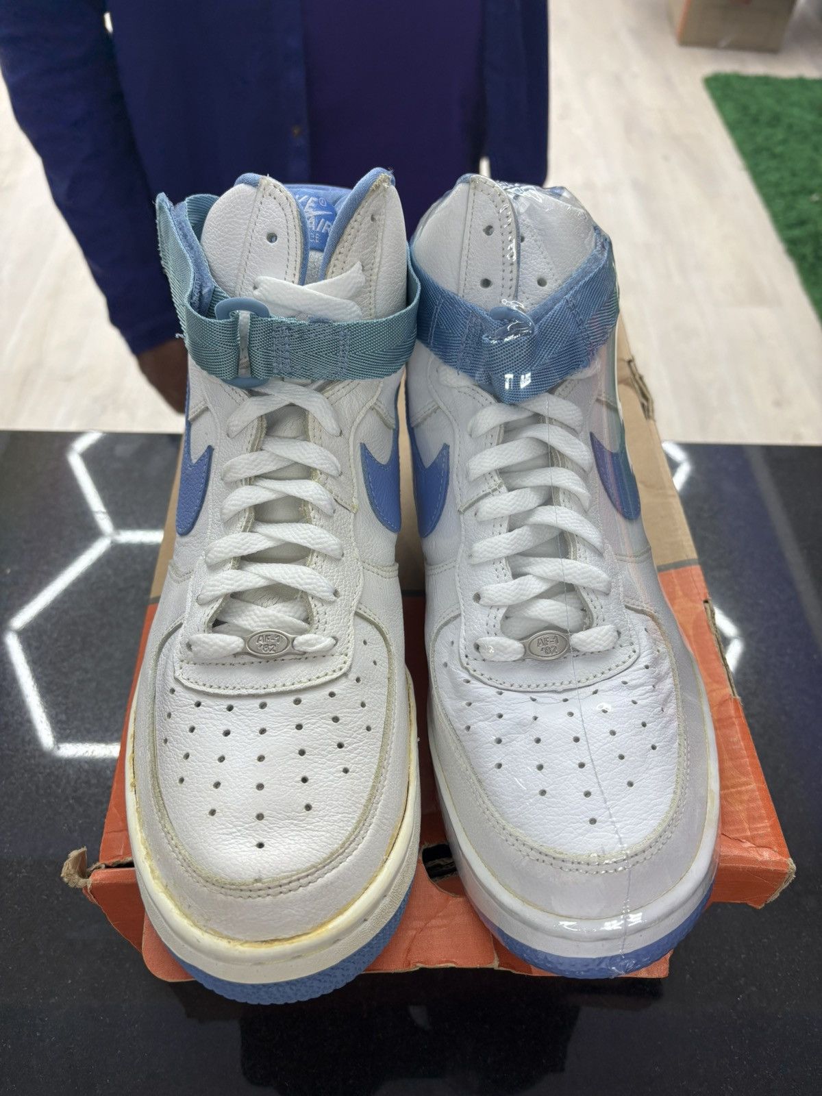 Nike Nike Air Force 1 High OG White University Blue Sail Size US 11 / EU 44 - 2 Thumbnail