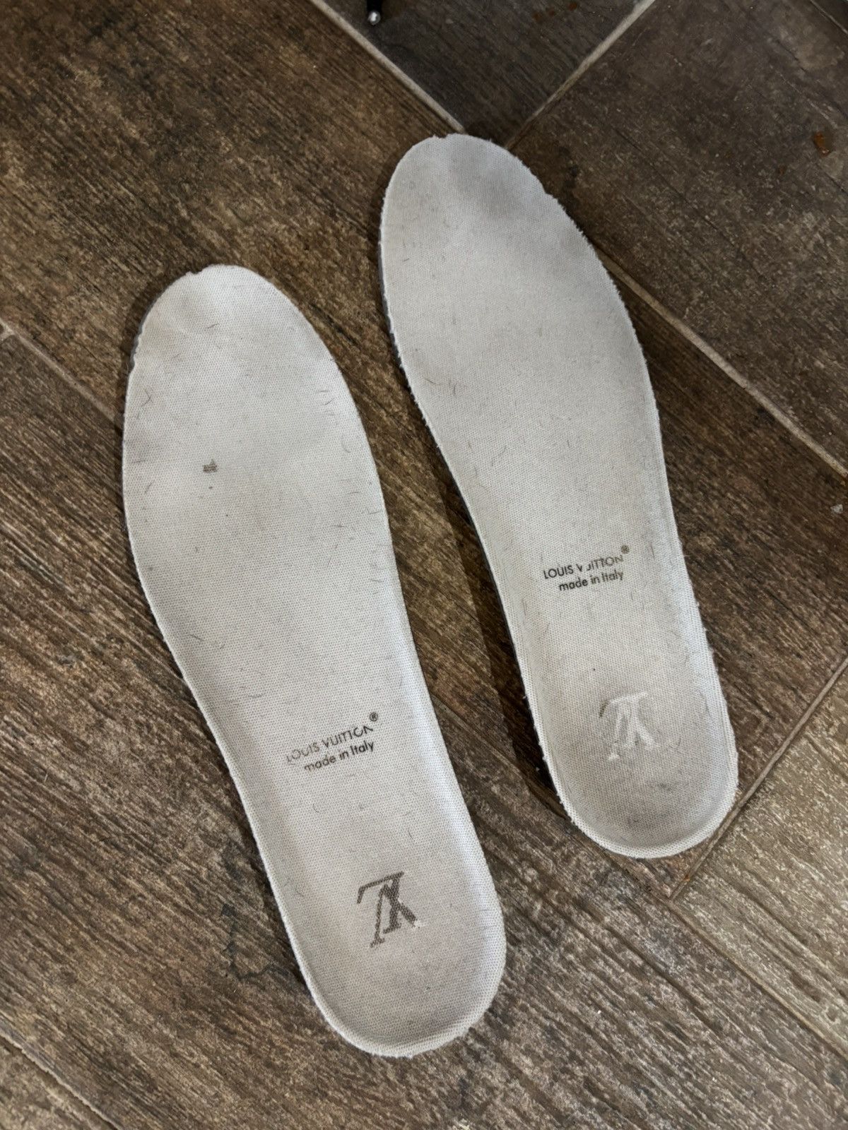 Louis Vuitton White and Grey Skate Sneakers Size US 9 / EU 42 - 7 Thumbnail