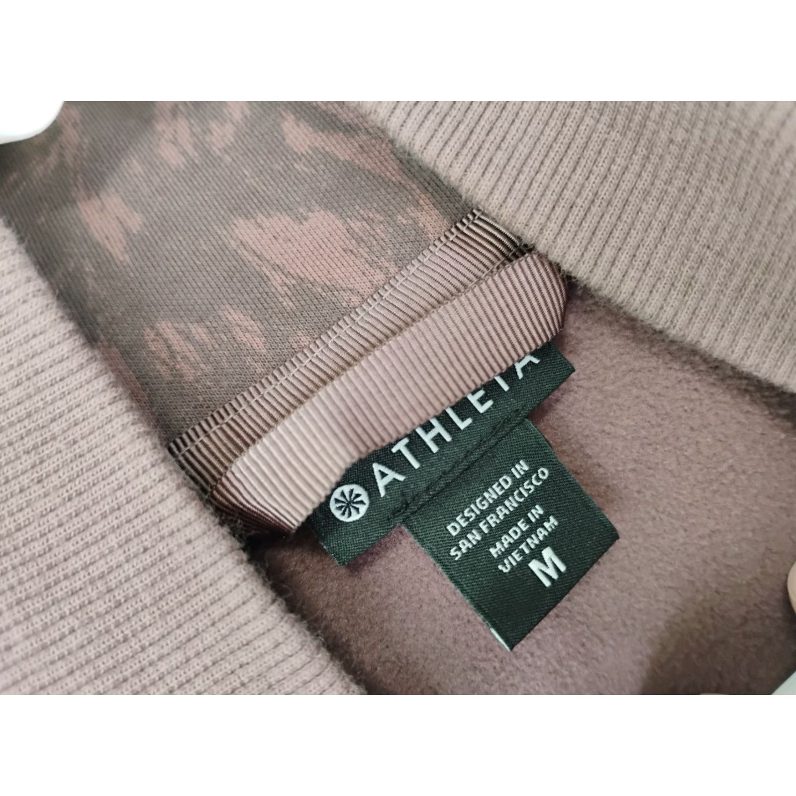 Athleta Athleta Hoodie Full Zip M Women Purple Printed Animal Pattern Size M / US 6-8 / IT 42-44 - 6 Thumbnail