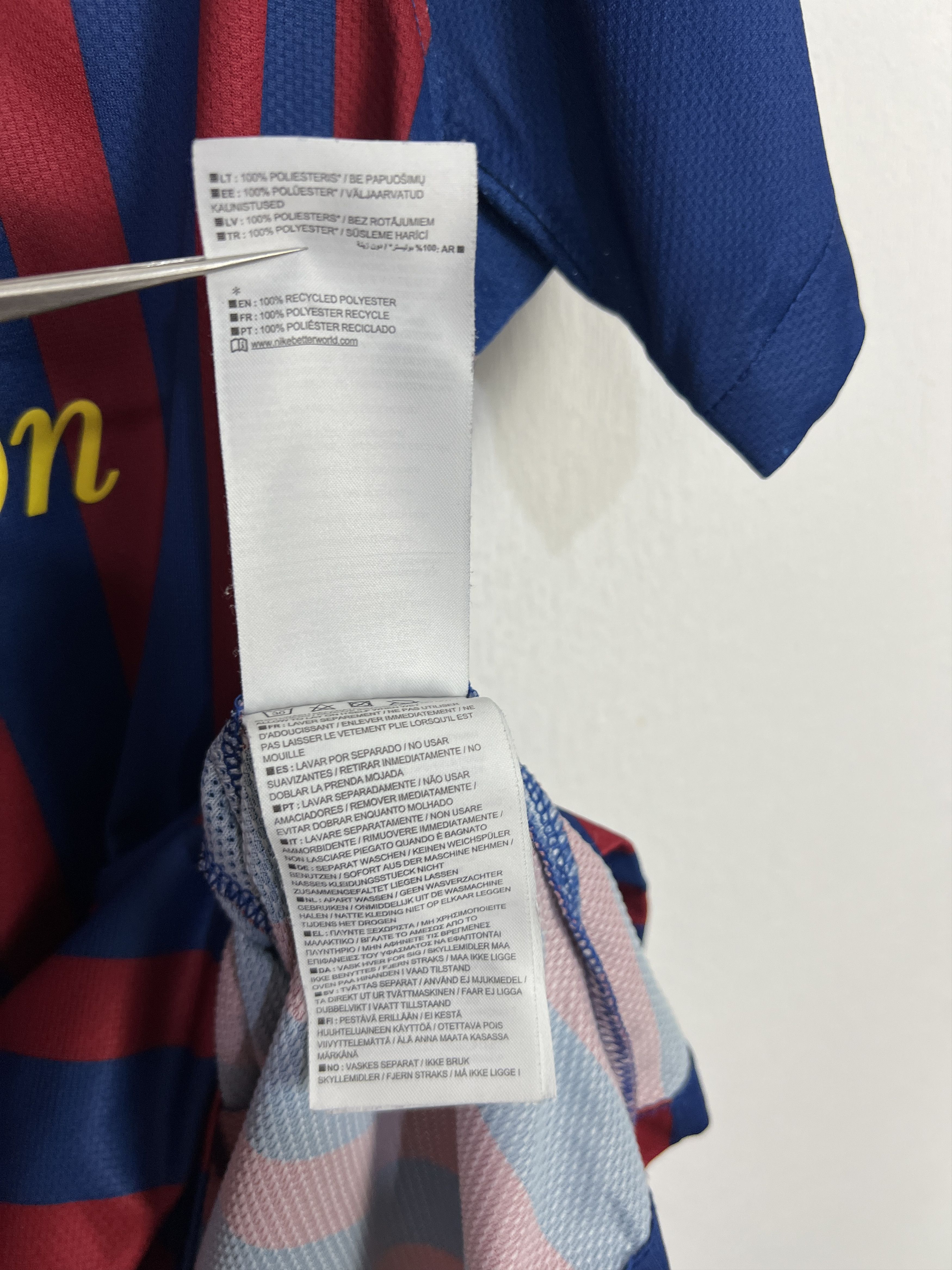 Nike Barcelona Home football shirt 2011 Soccer #10 Messi Nike Size US M / EU 48-50 / 2 - 13 Thumbnail