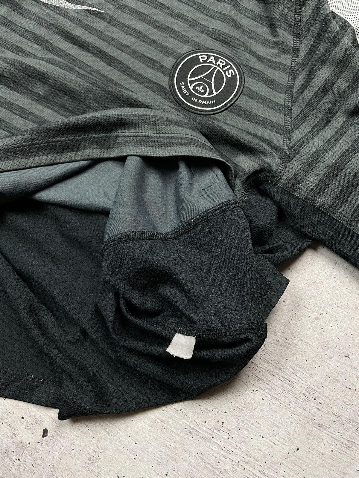 Nike × Vintage Vintage Nike PSG Soccer Jersey Size XS Size US XS / EU 42 / 0 - 15 Thumbnail