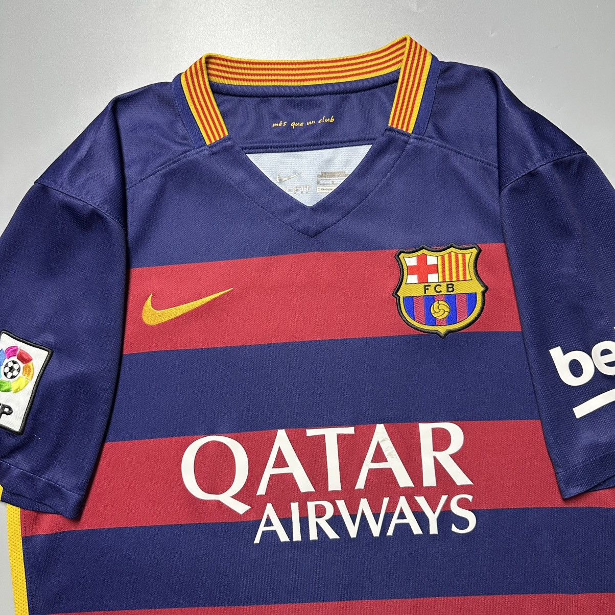 Nike BARCELONA NIKE 2015/2016 FOOTBALL HOME JERSEY #10 MESSI Size US M / EU 48-50 / 2 - 4 Thumbnail