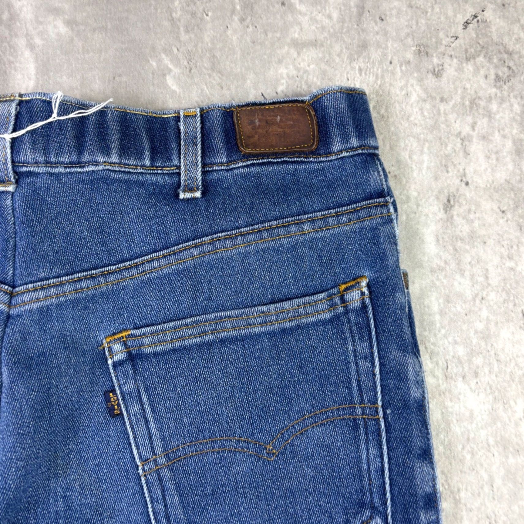 Levi's VINTAGE Levi's For Men Bermuda Denim Shorts Distressed Blue 36 Casual 90s Denim Shorts Shorts Mens 36 Jeans Bermuda Distressed Size US 36 / EU 52 - 8 Thumbnail
