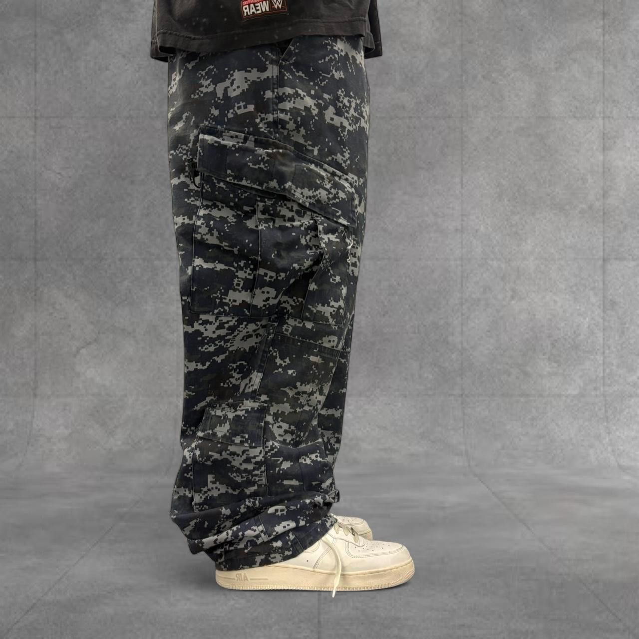 Vintage Crazy Vintage Y2K 2000s Grunge Skater Blue Digital Camo Streetwear Cargo Pants Size US 38 / EU 54 - 1 Thumbnail