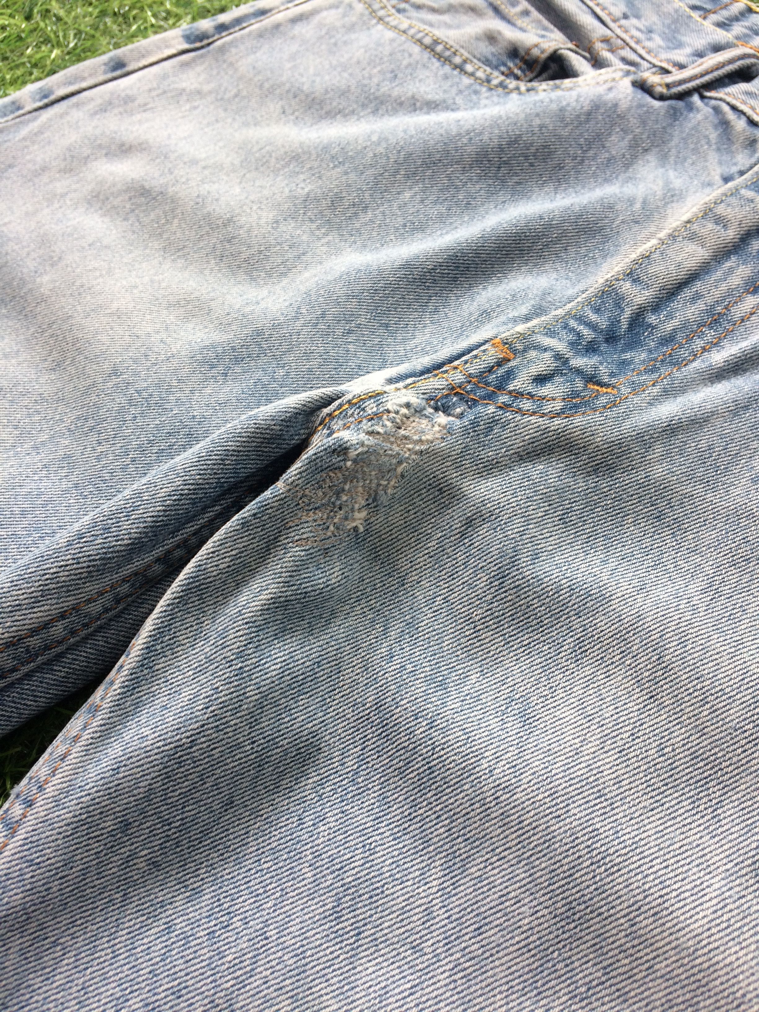 Levi's Distressed Levis 550 Light Wash Jeans #B-1049 Size US 32 / EU 48 - 11 Thumbnail
