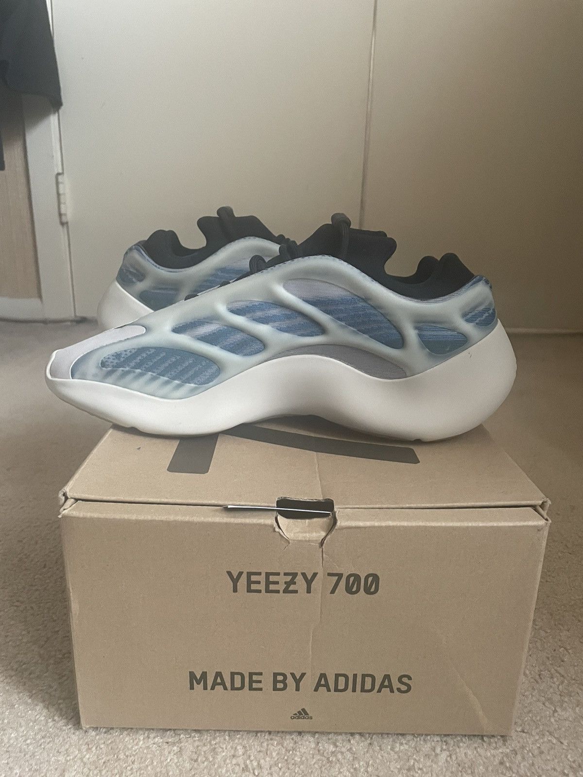 Adidas × Kanye West × Yeezy Adidas Yeezy 700 V3 ‘Kyanite’ Size US 11 / EU 44 - 4 Thumbnail