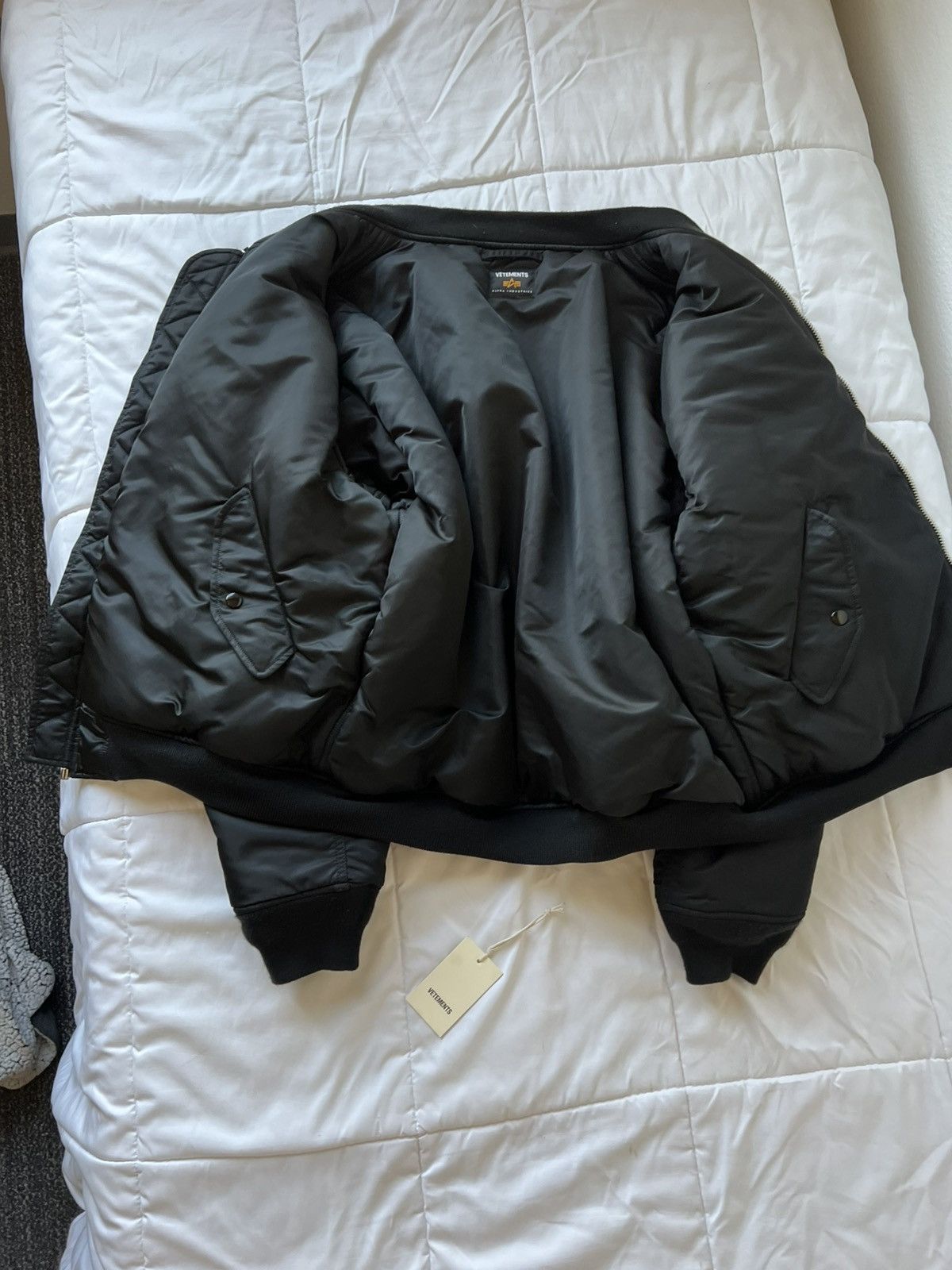 Vetements VETEMENTS FW19 RUNWAY BOMBER Size US XS / EU 42 / 0 - 3 Thumbnail