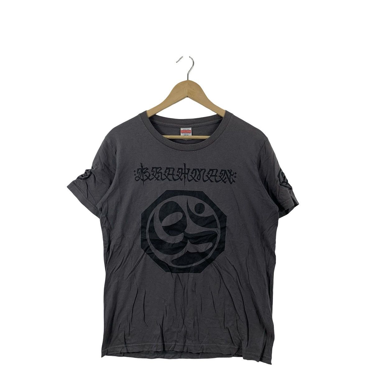 Vintage Vintage Japanese Streetwear Graphic Minimal Logo Tee Size US L / EU 52-54 / 3 - 3 Thumbnail