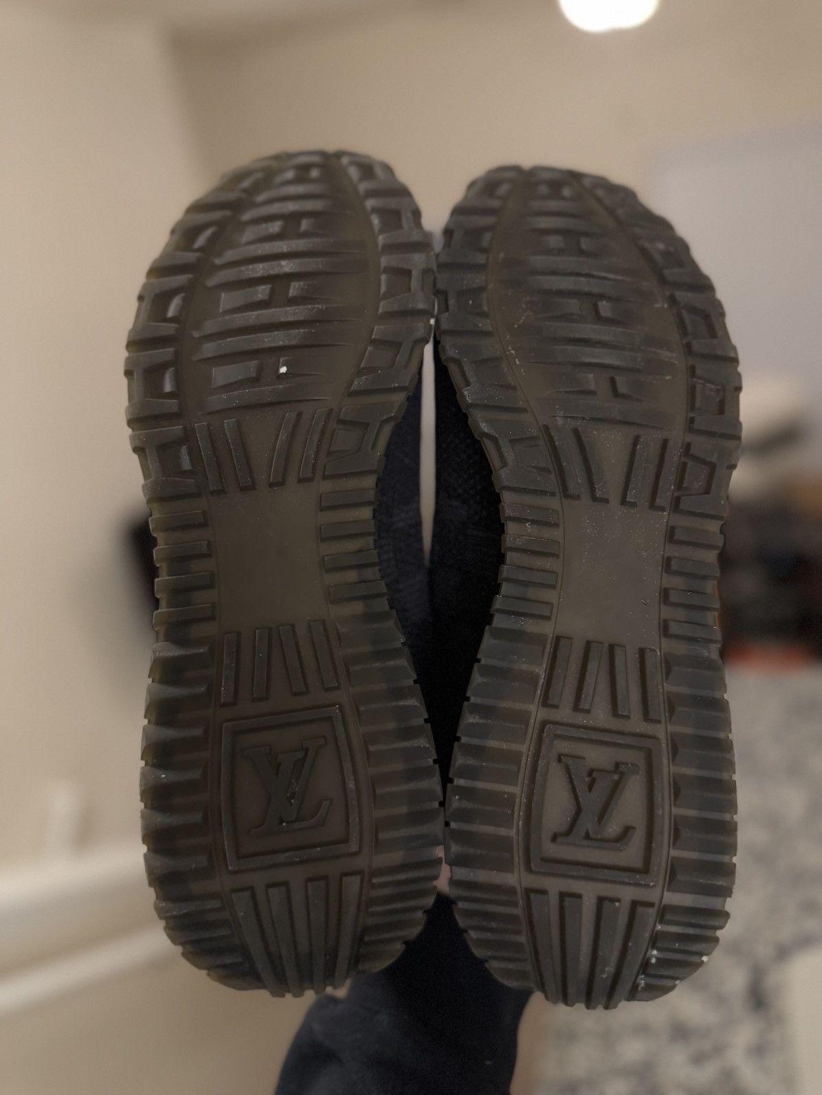 Louis Vuitton 9LV/10US - Louis Vuitton Runaway Sneaker Clean 🧼 Size US 10 / EU 43 - 10 Thumbnail