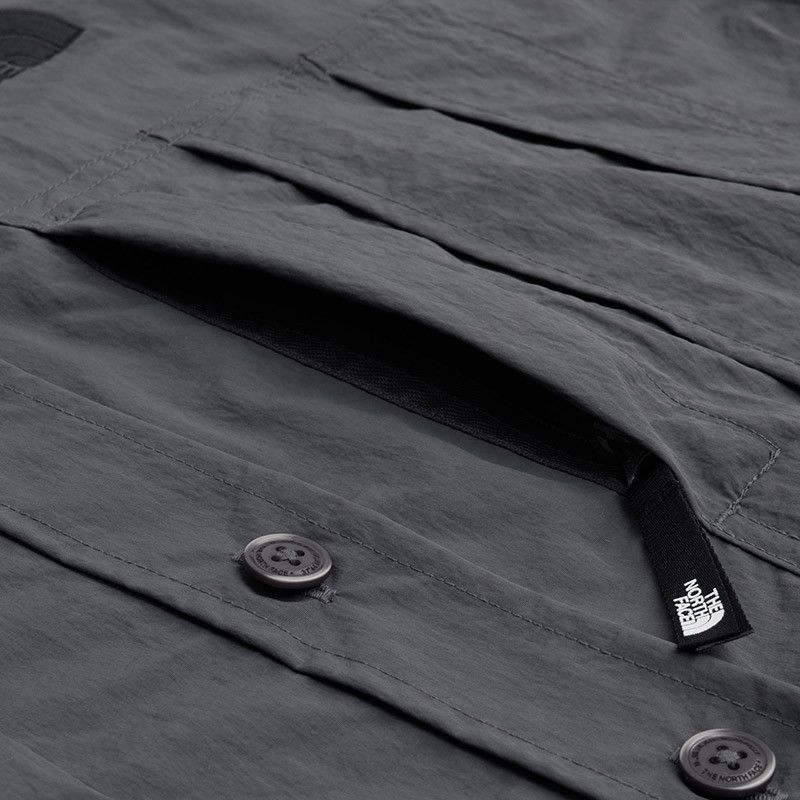 The North Face Urban Exploration CITY WINDWALL SS SHIRT Size US M / EU 48-50 / 2 - 15 Thumbnail